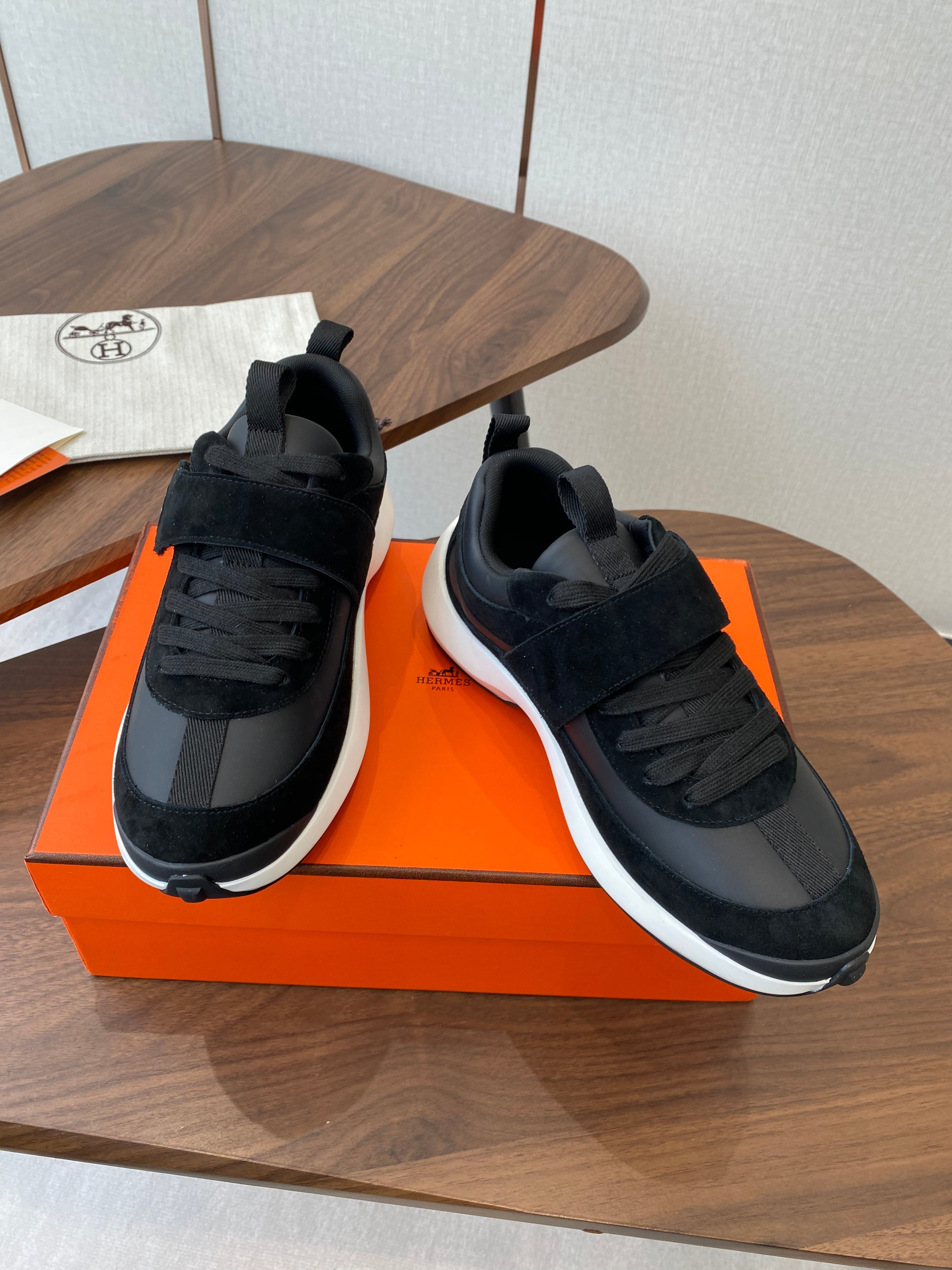 HM couple's sneakers black white beige suede