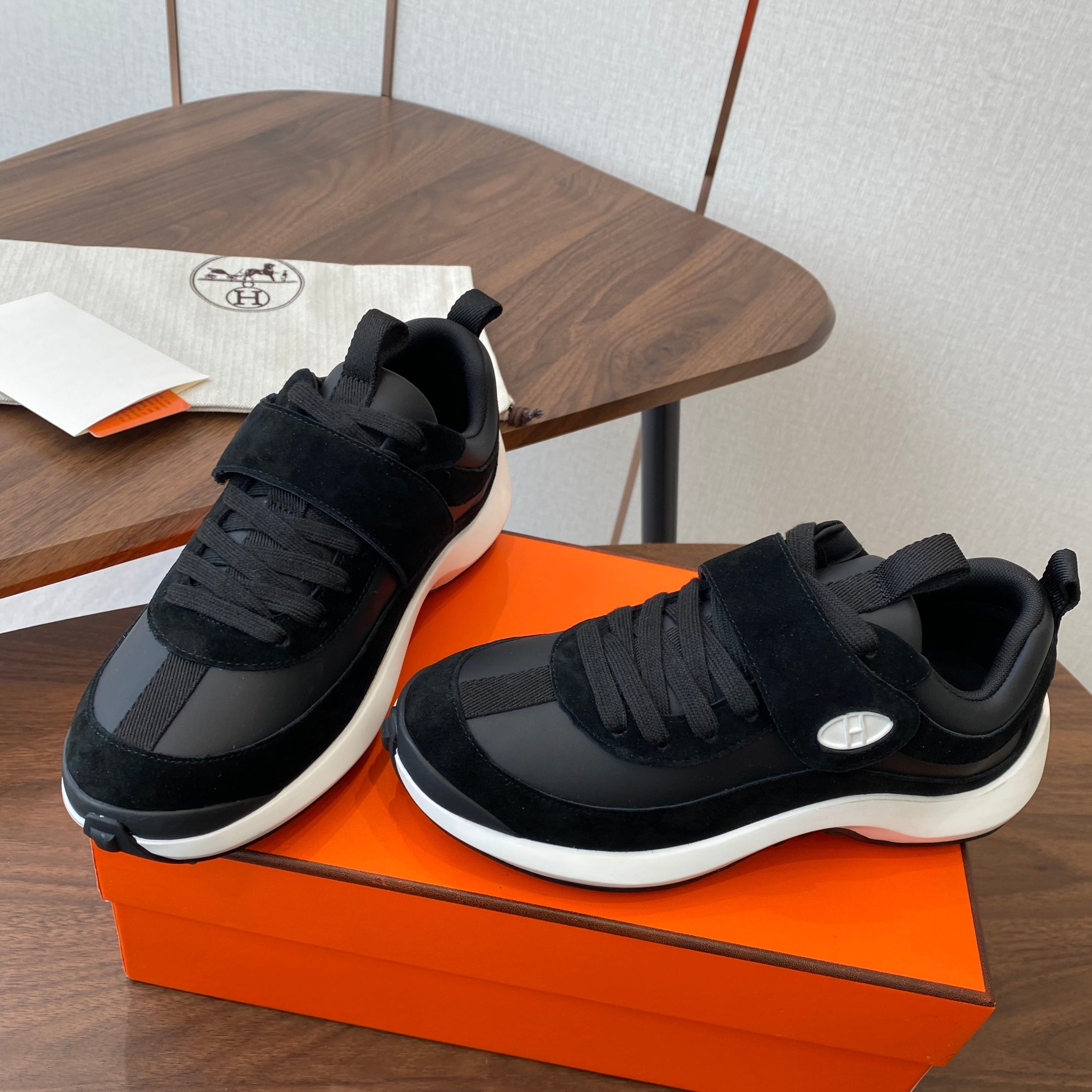 HM couple's sneakers black white beige suede