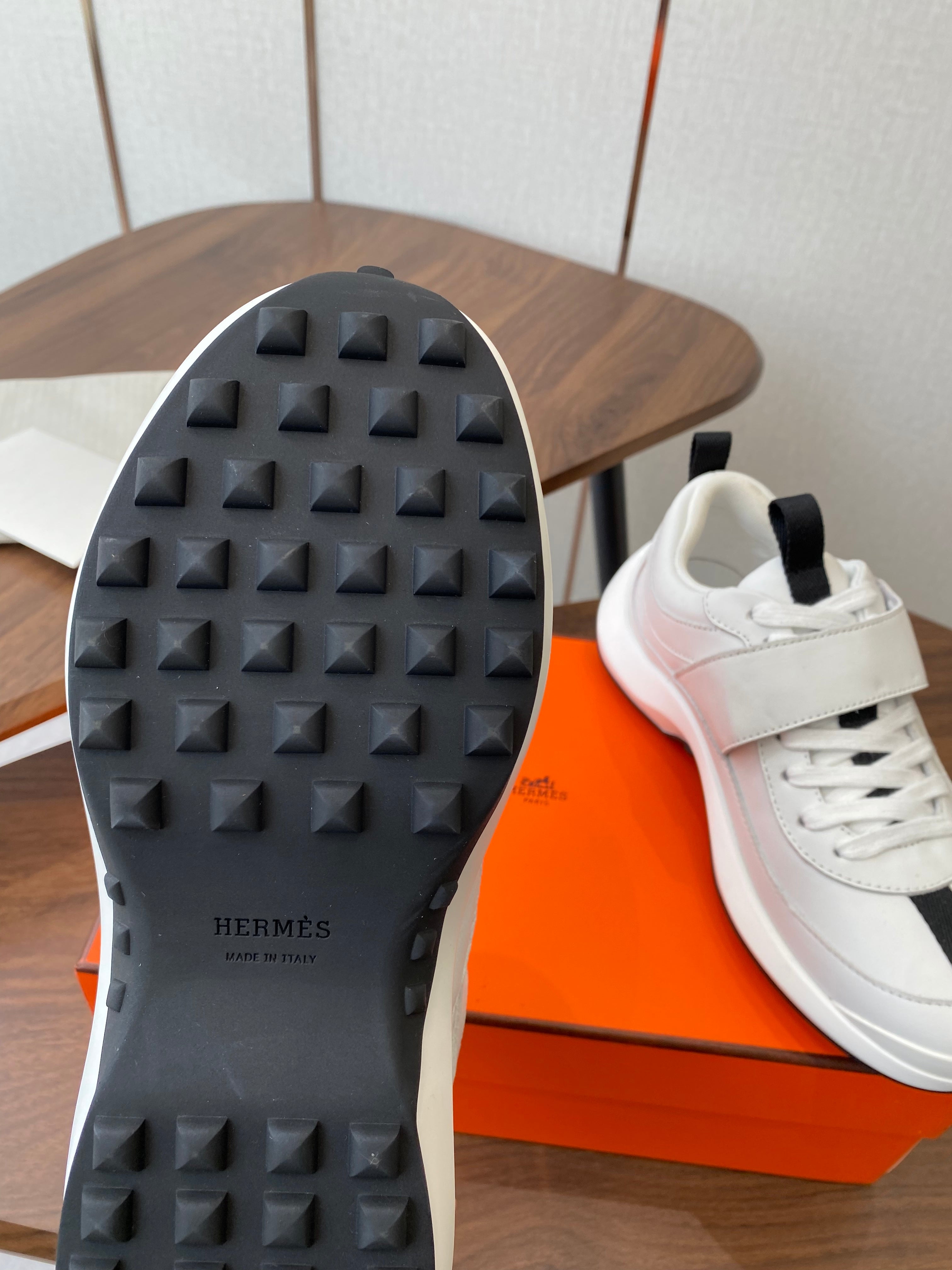 HM couple's sneakers white black suede 477366