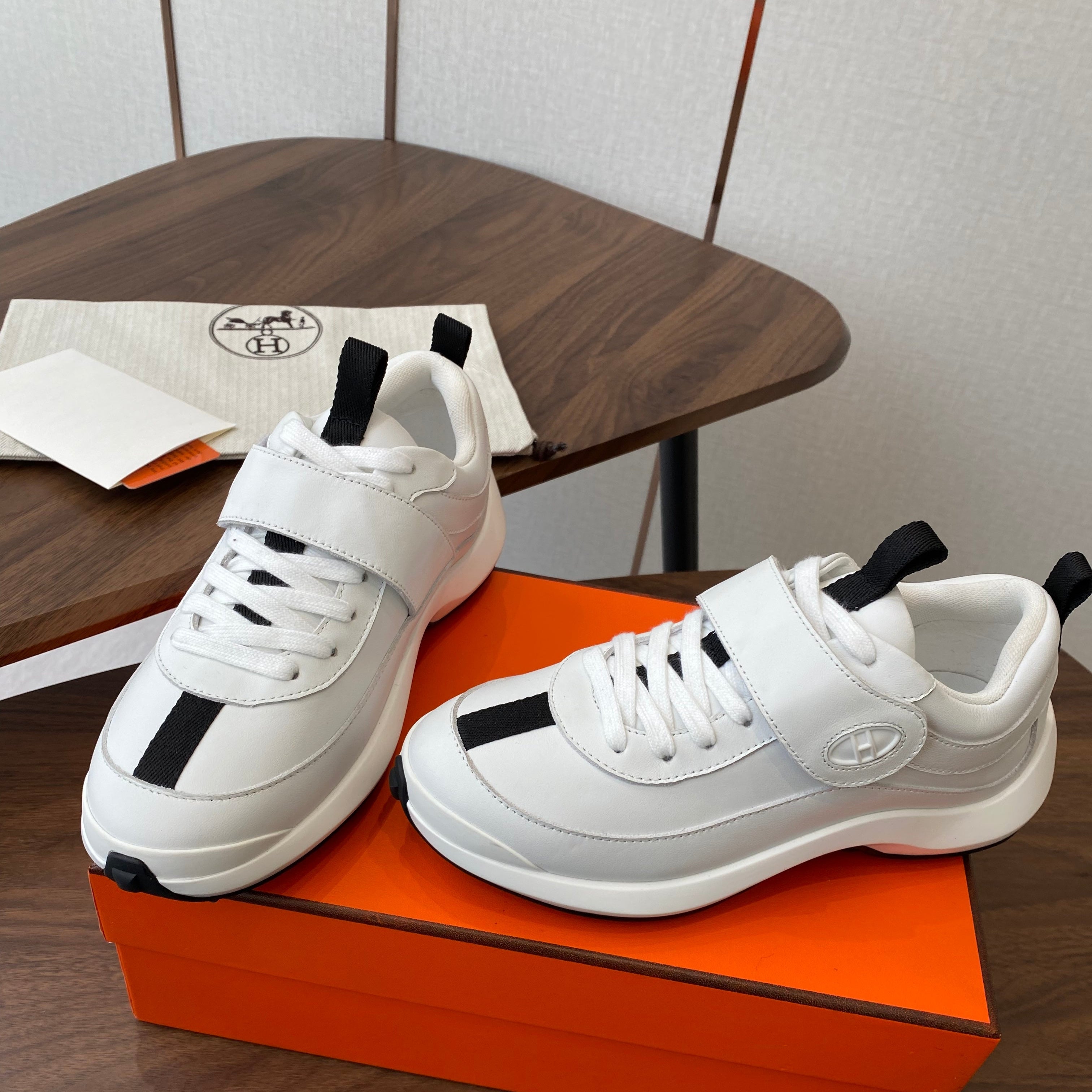 HM couple's sneakers white black suede 477366