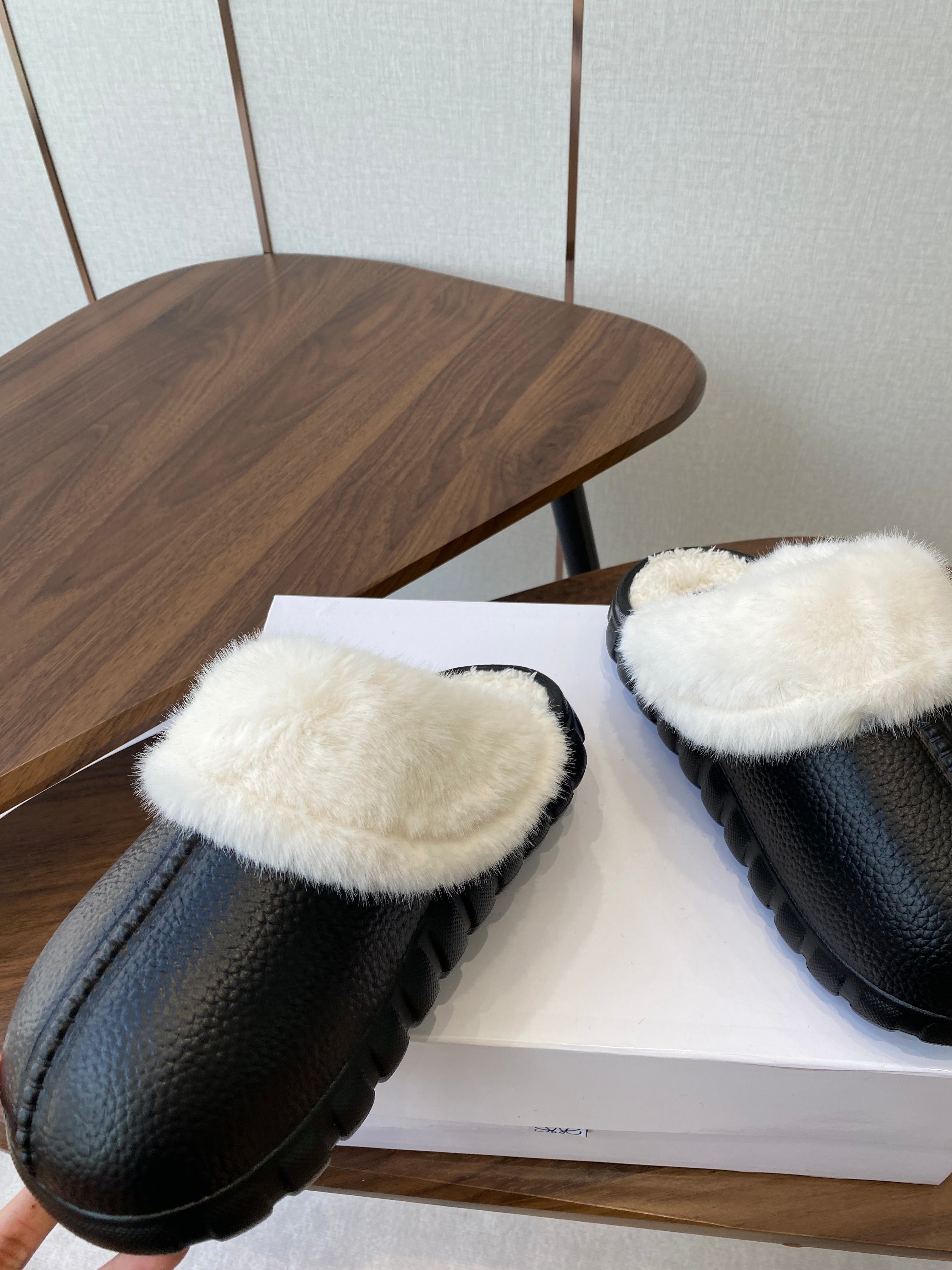 Loewe slippers black leather wool 477788