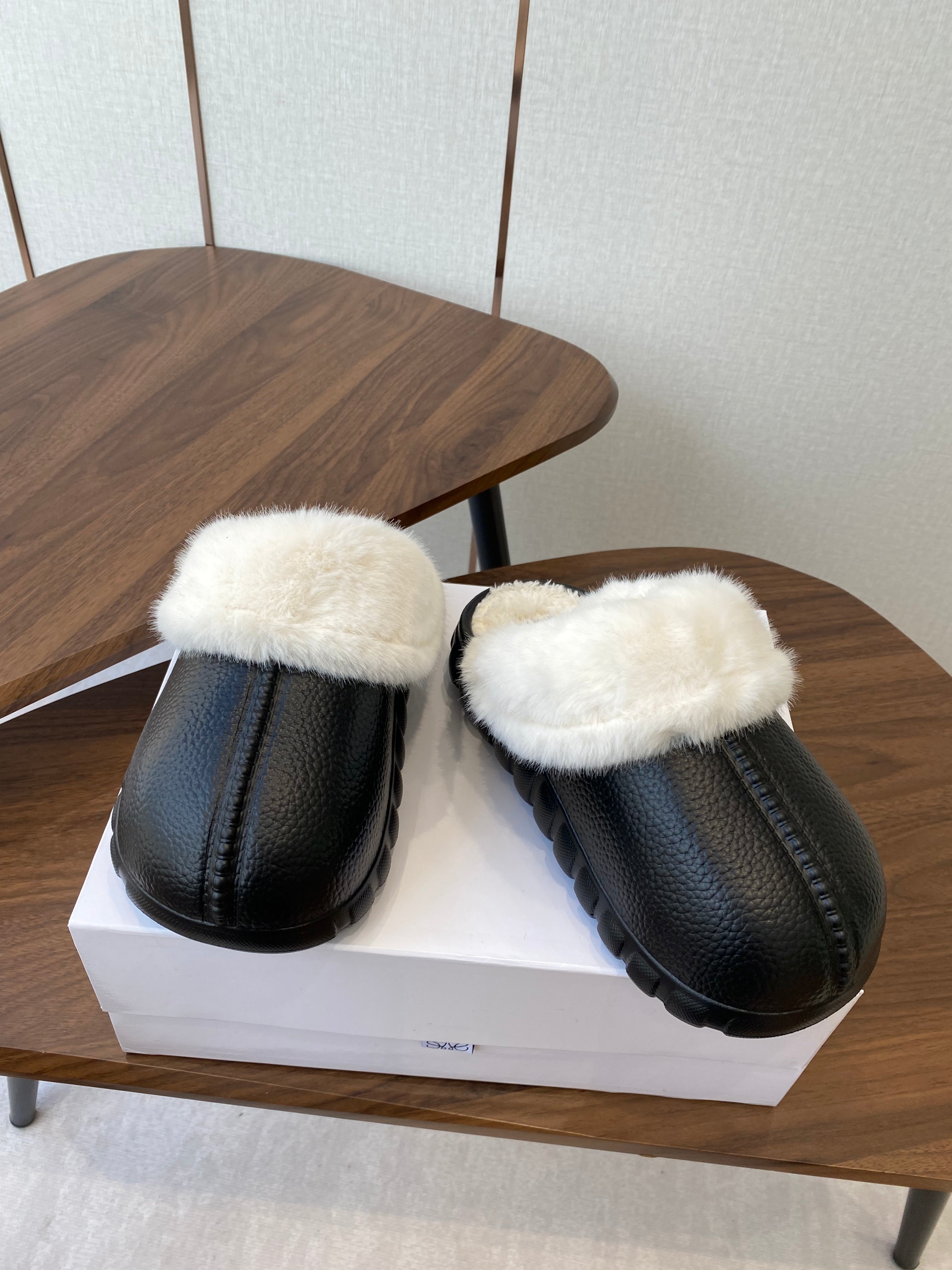 Loewe slippers black leather wool 477788