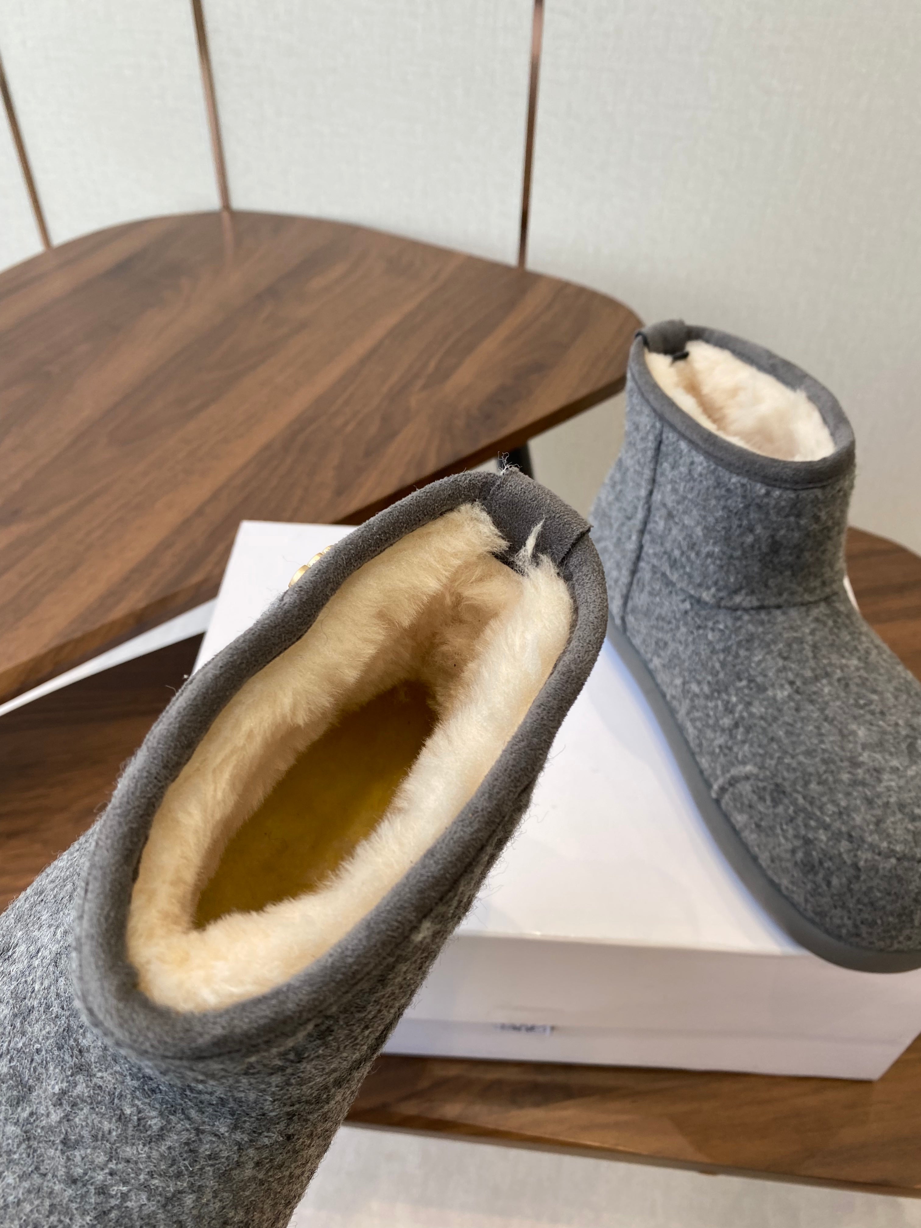 Loewe snow boots gray white suede wool 477799