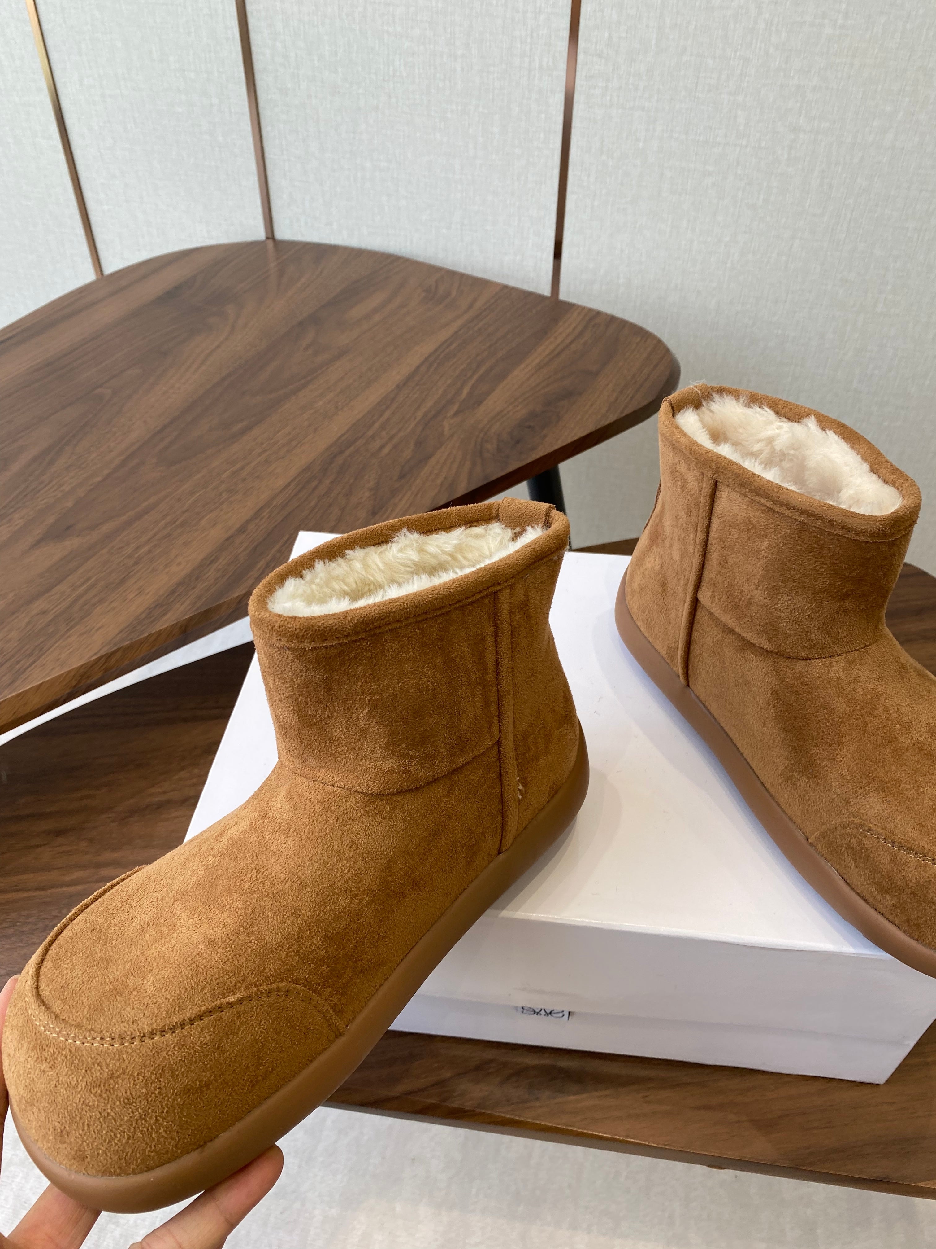 Loewe snow boots brown white suede wool 477800