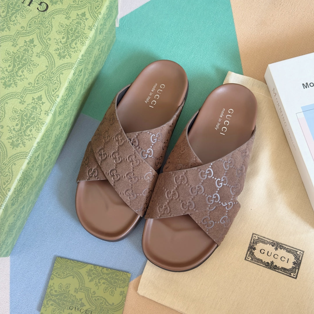 GG Men's Slide Brown Embossed Suede 595710