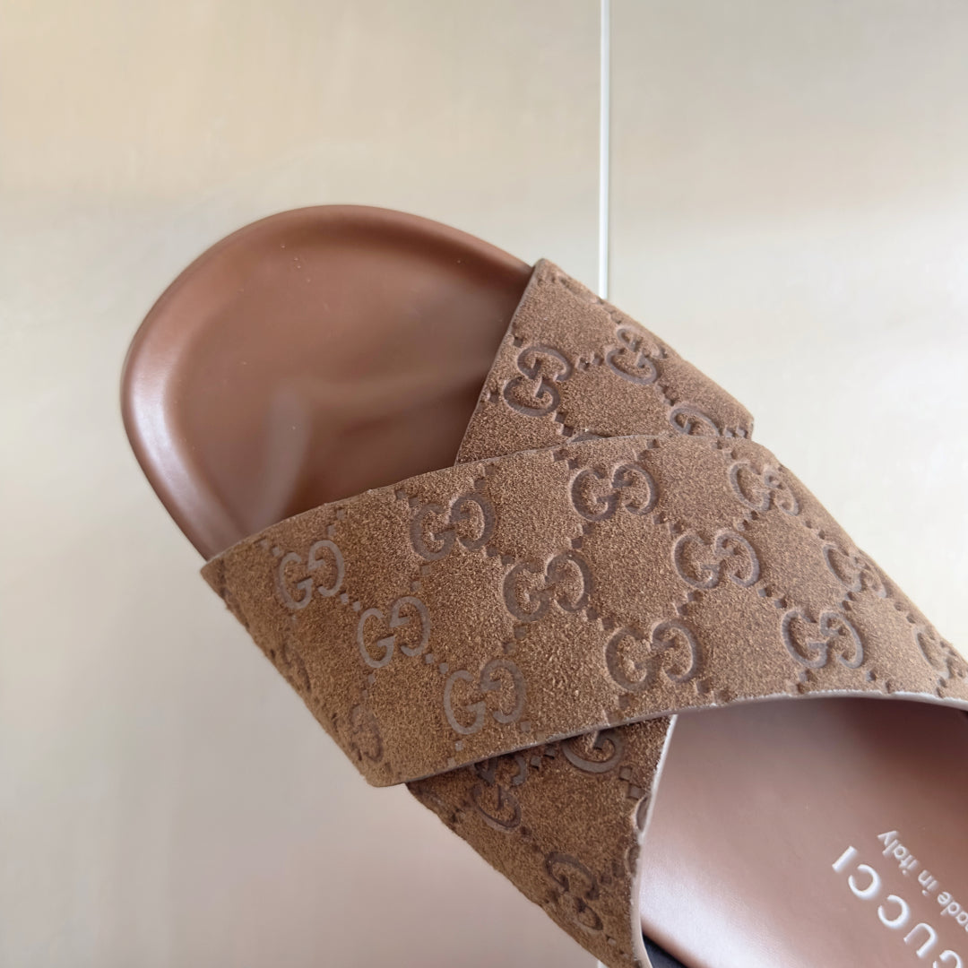 GG Men's Slide Brown Embossed Suede 595710