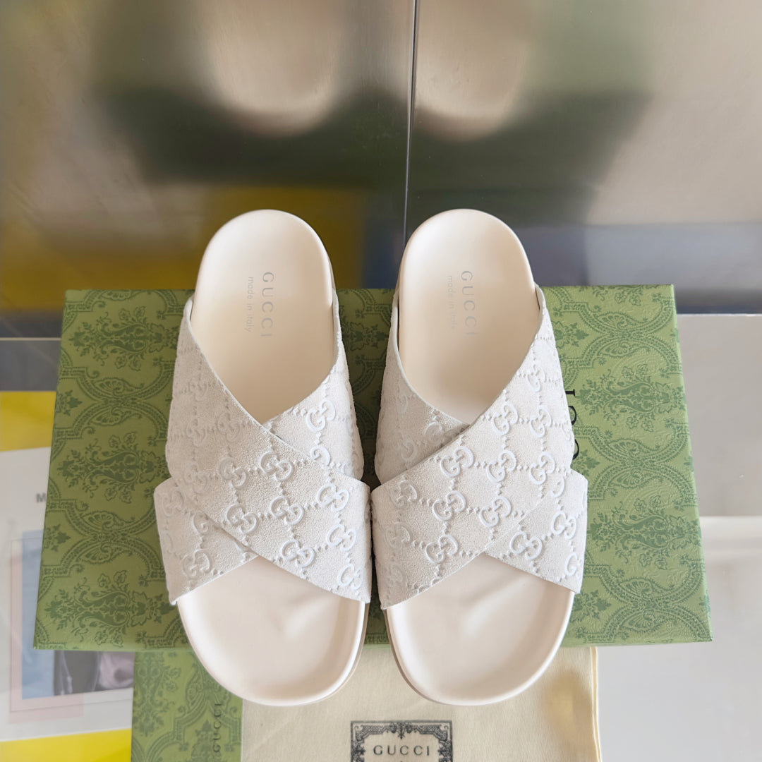 GG Men's Slide White Embossed Suede 595711