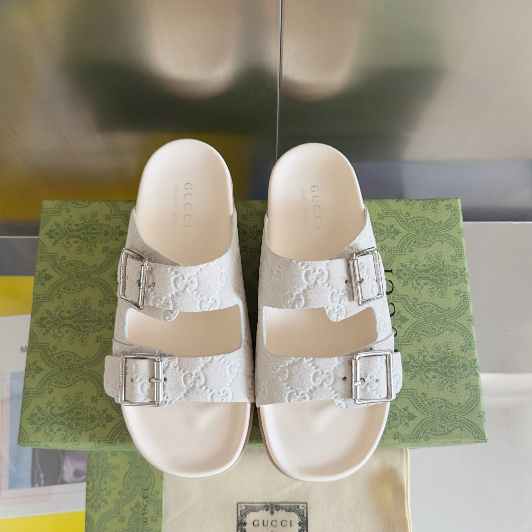 GG Men's Slide White Embossed Suede 595717