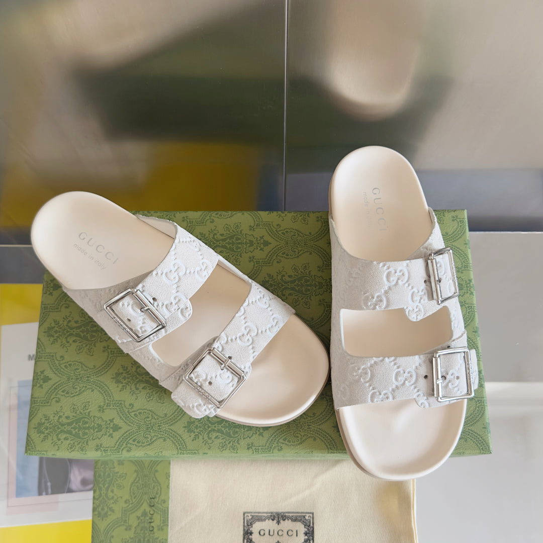 GG Men's Slide White Embossed Suede 595717