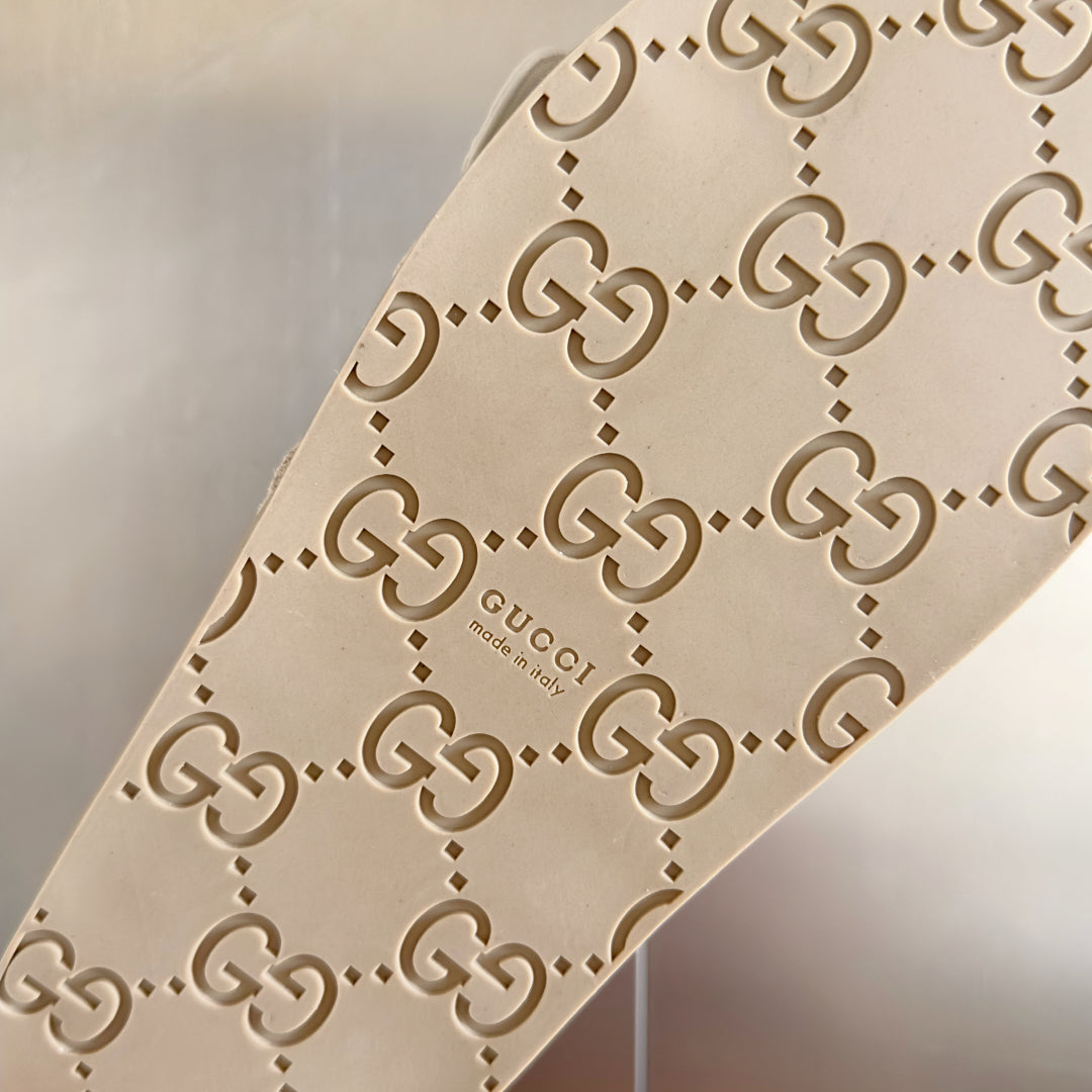 GG Men's Slide White Embossed Suede 595717