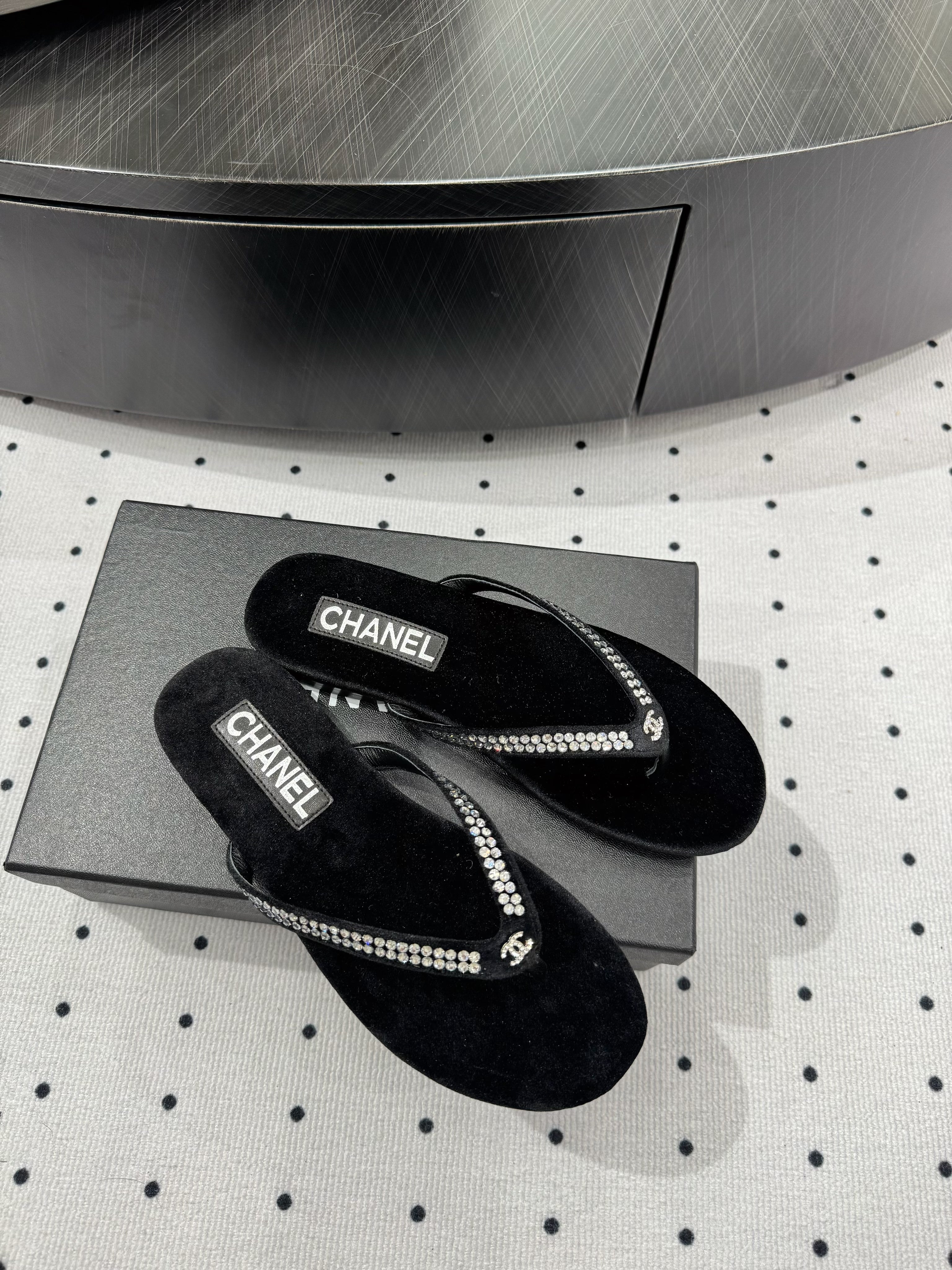 CC Thong Slippers Black Velvet