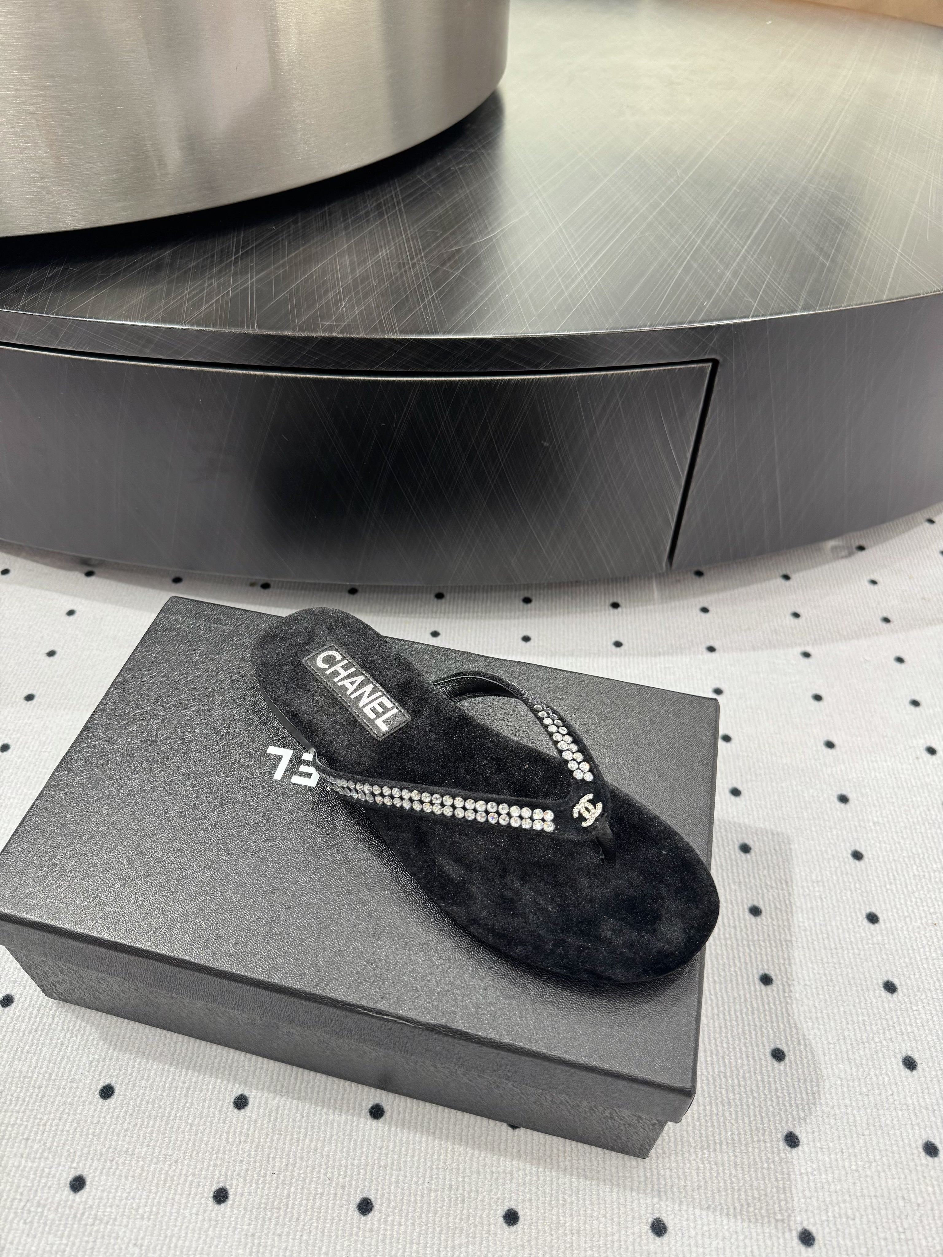 CC Thong Slippers Black Velvet