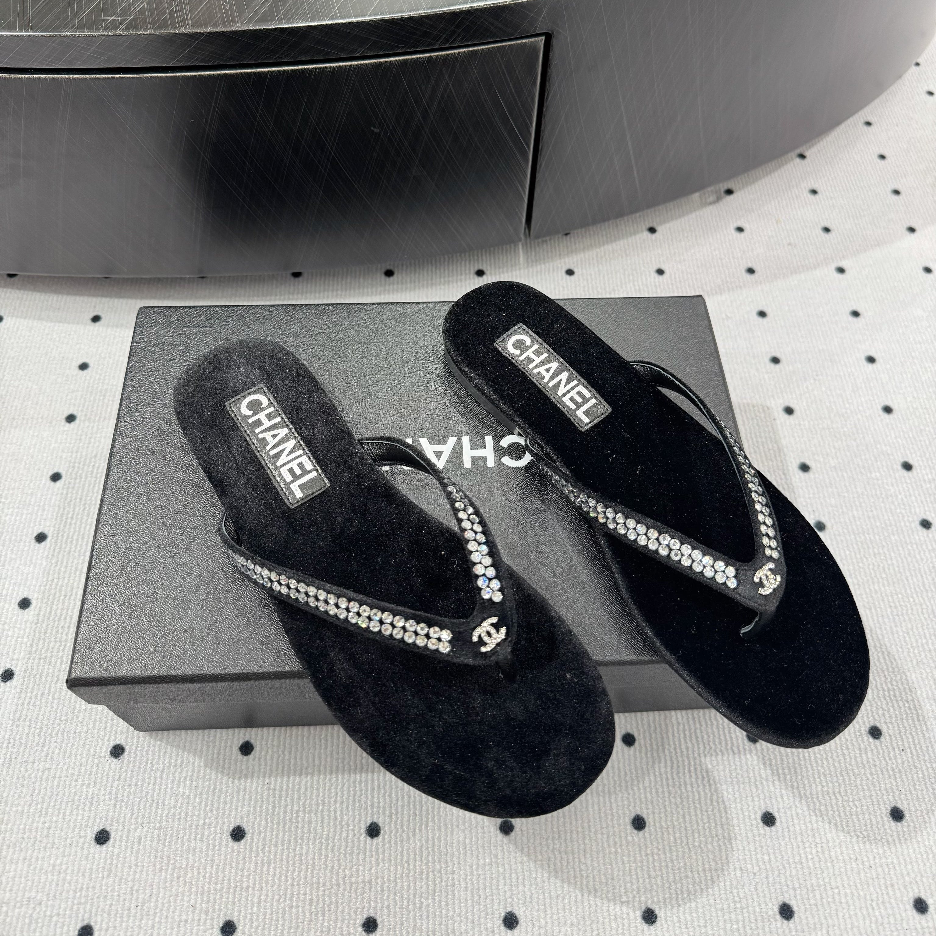 CC Thong Slippers Black Velvet
