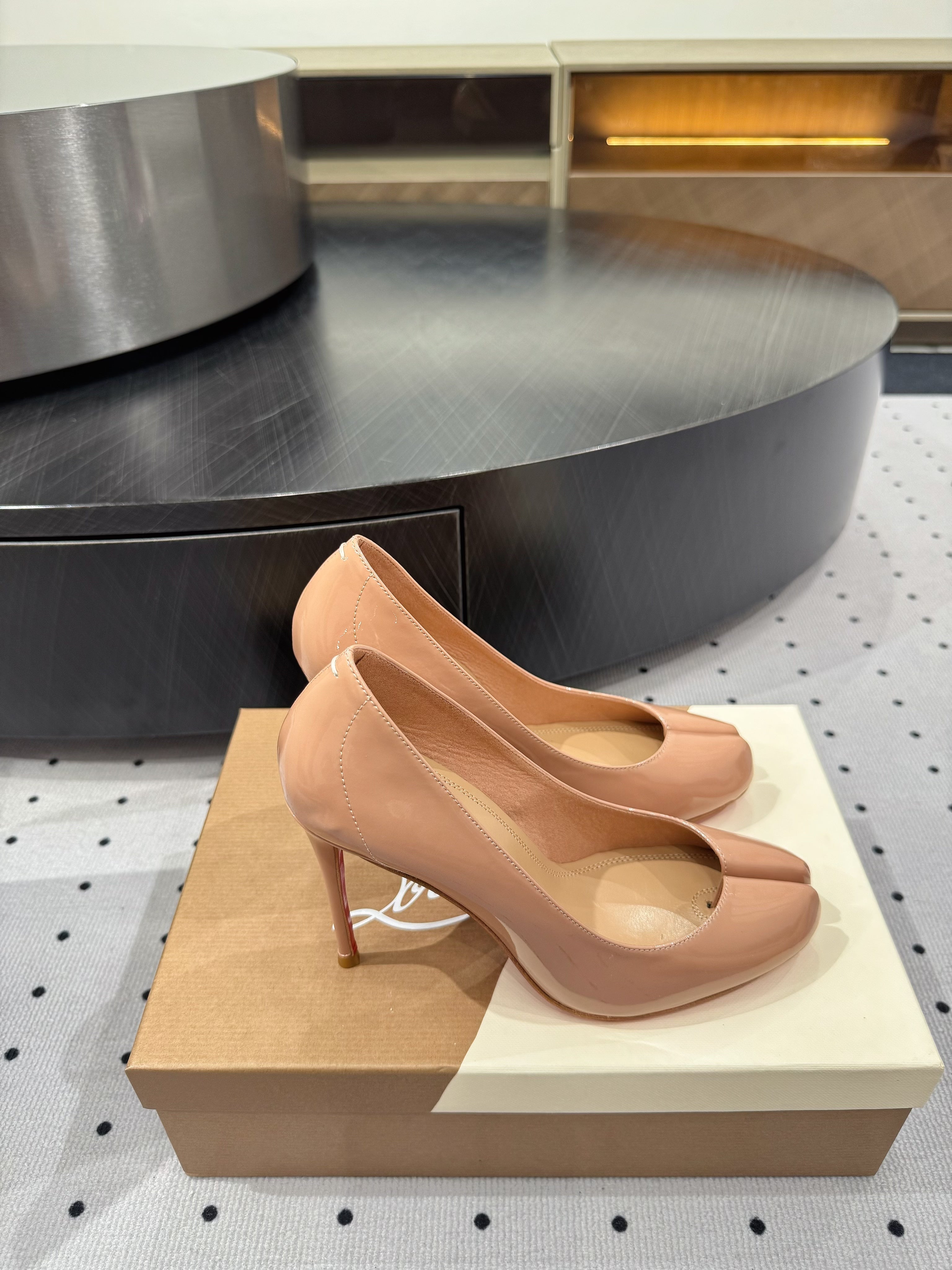 CL x Margiela 25 Pumps Beige 10cm Patent Leather 296037