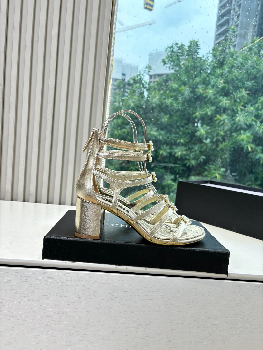 CC 25 Sandals Gold Sheepskin 343962