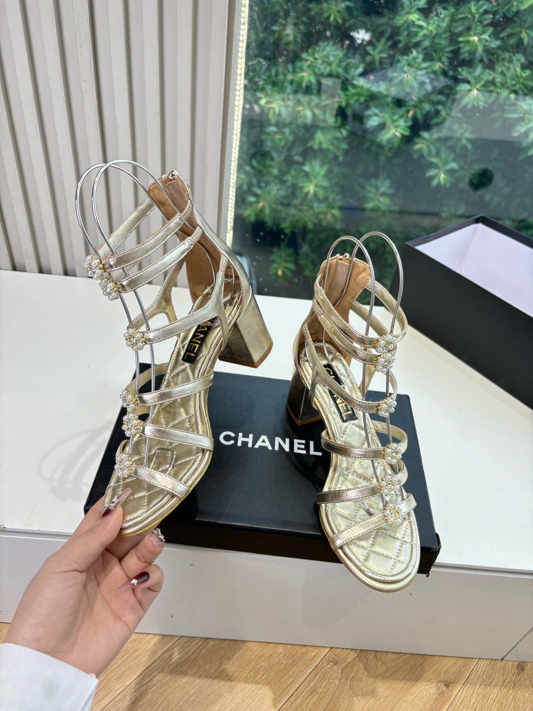 CC 25 Sandals Gold Sheepskin 343962