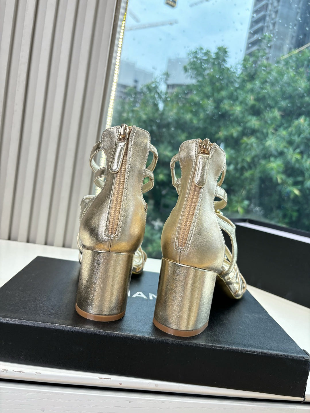 CC 25 Sandals Gold Sheepskin 343962