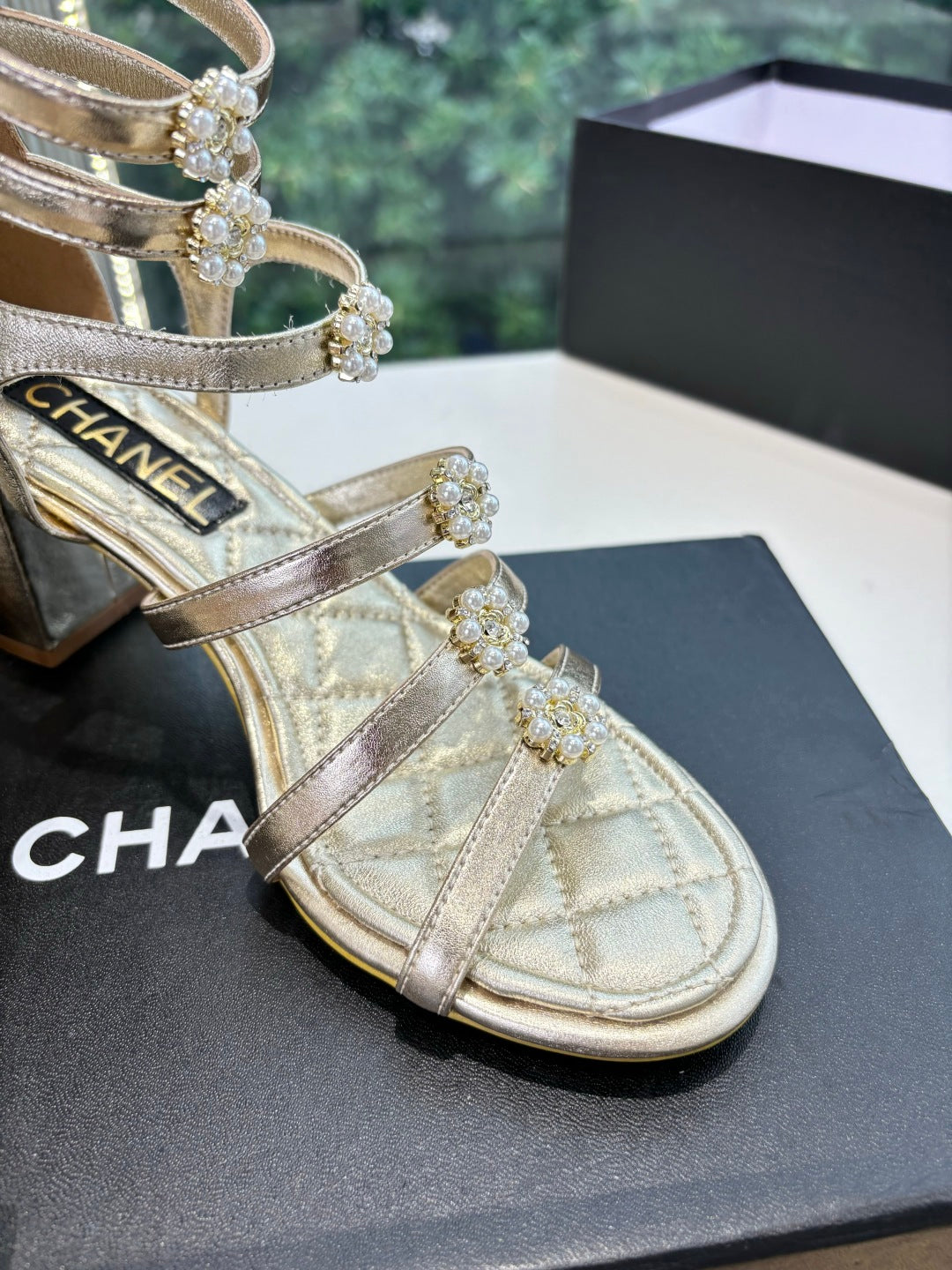CC 25 Sandals Gold Sheepskin 343962