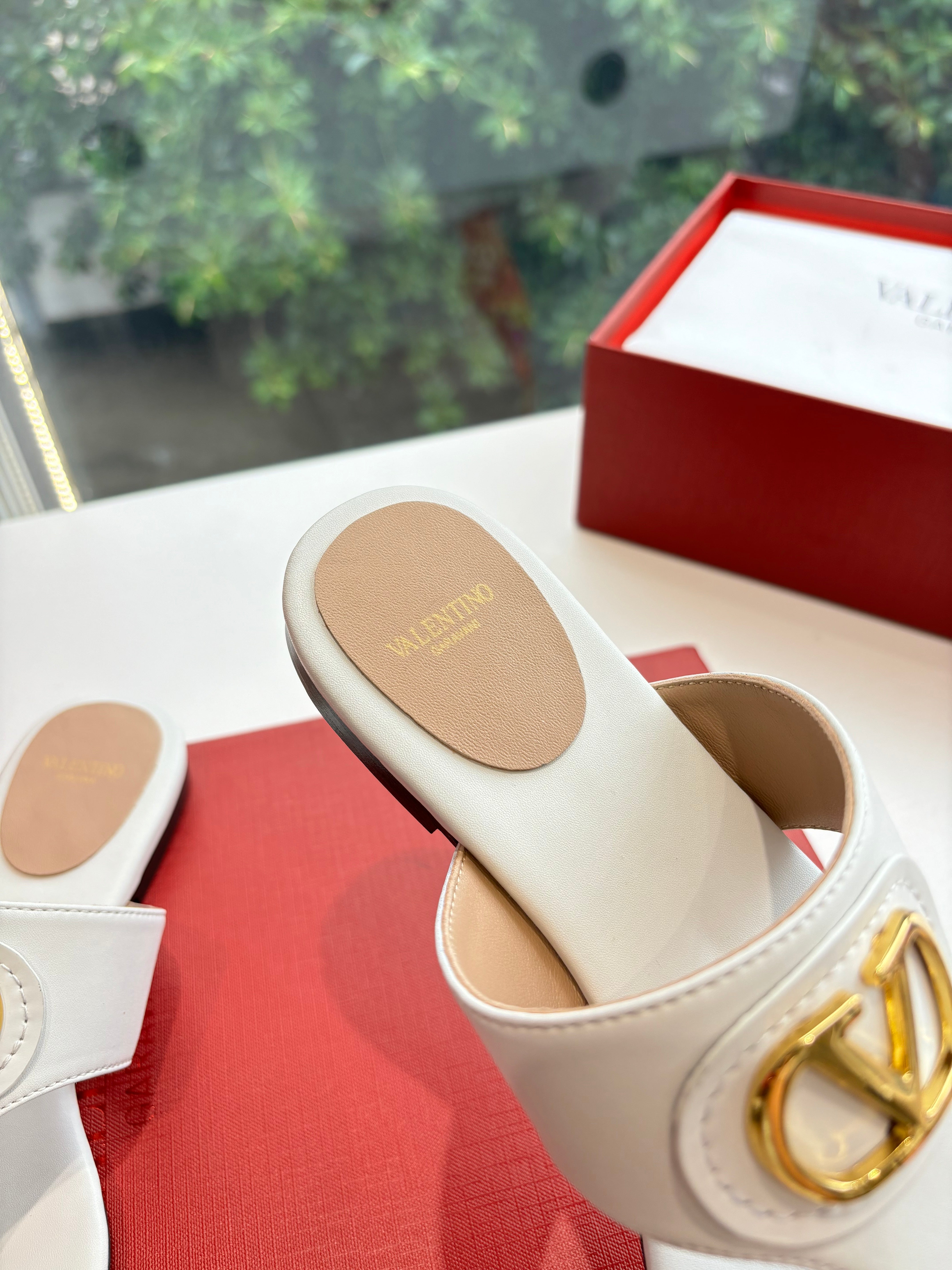 VT 25 Thong Sandals White Sheepskin Slide 358148