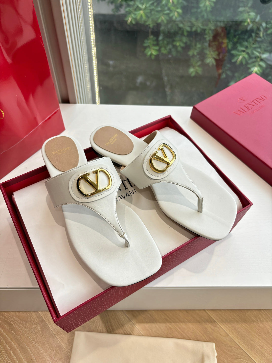 VT 25 Thong Sandals White Sheepskin Slide 358148