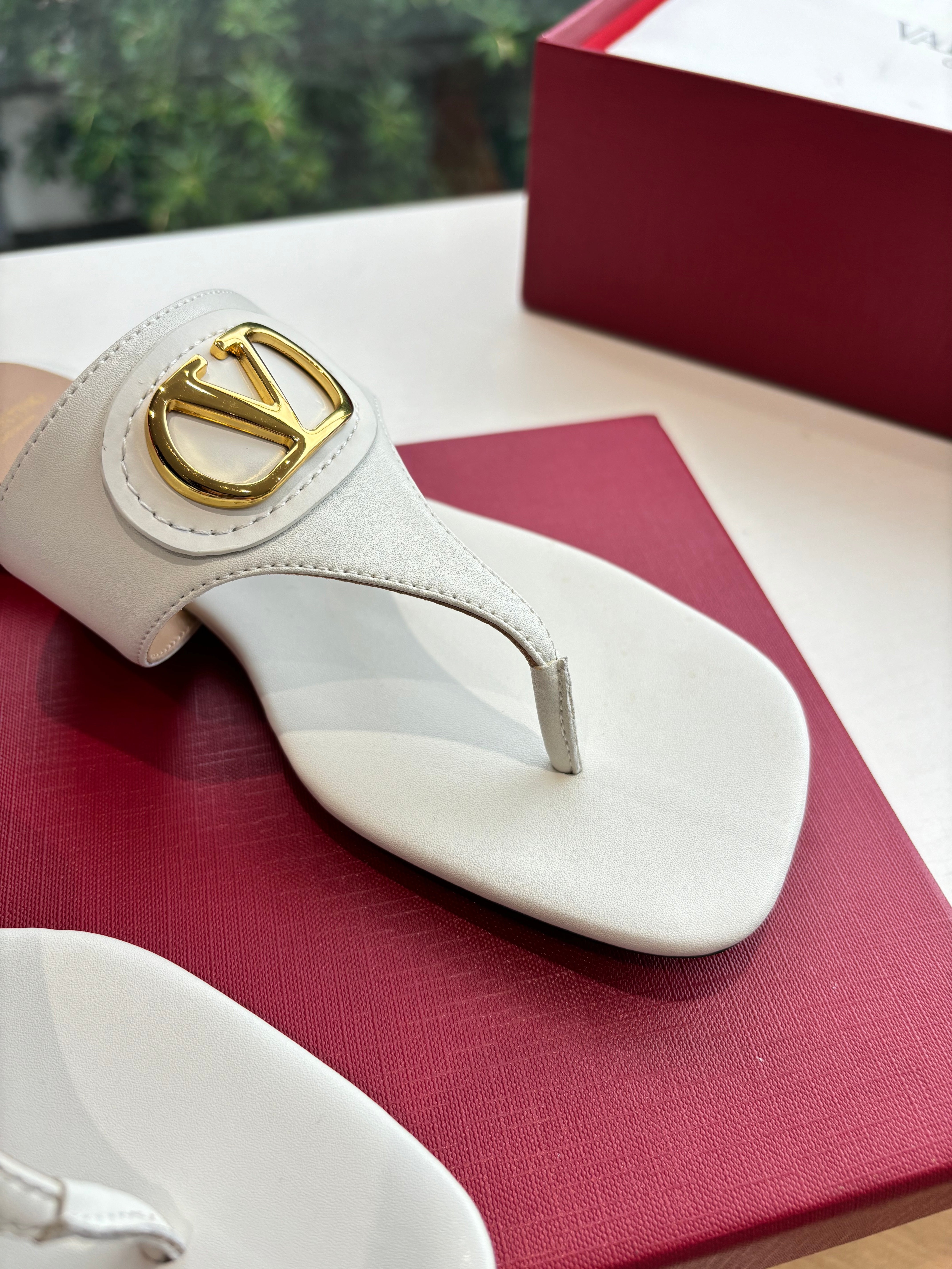 VT 25 Thong Sandals White Sheepskin Slide 358148