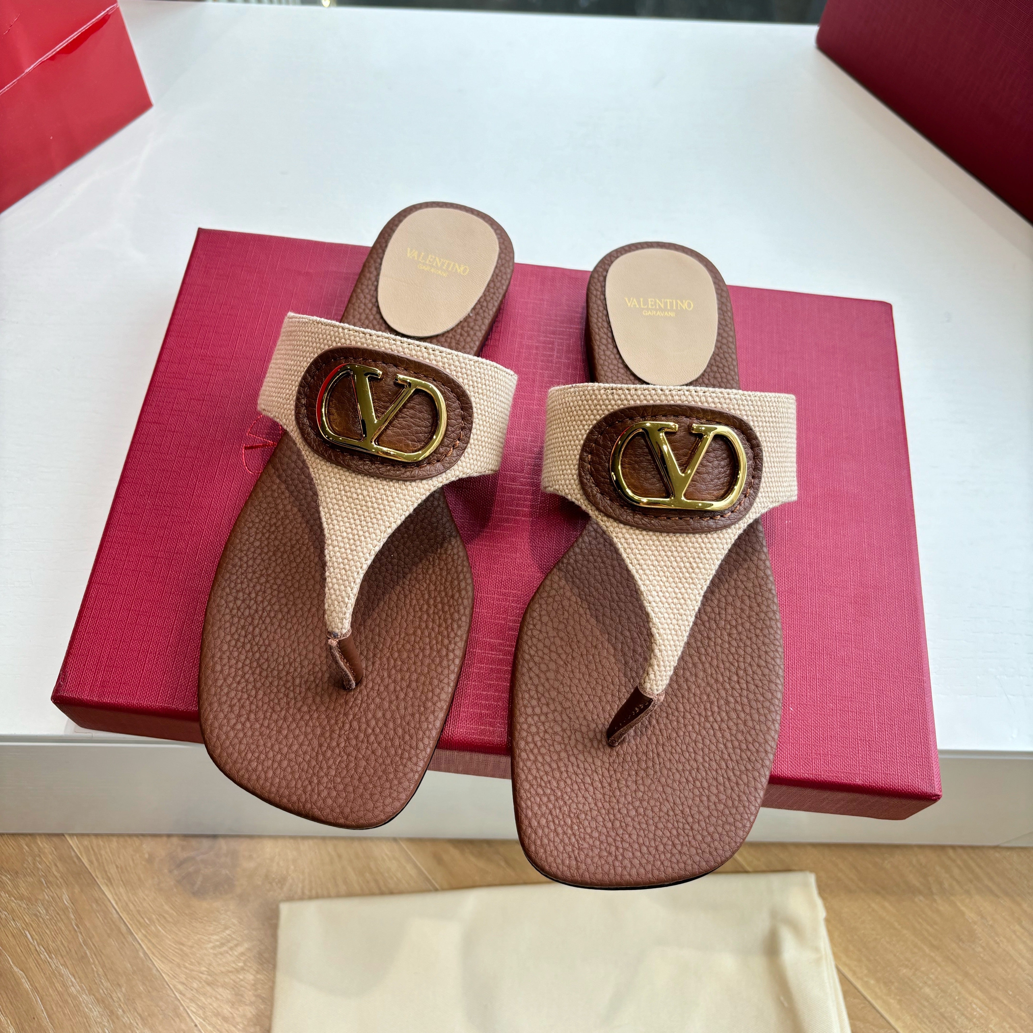 VT 25 Thong Sandals Brown Beige Sheepskin Slide