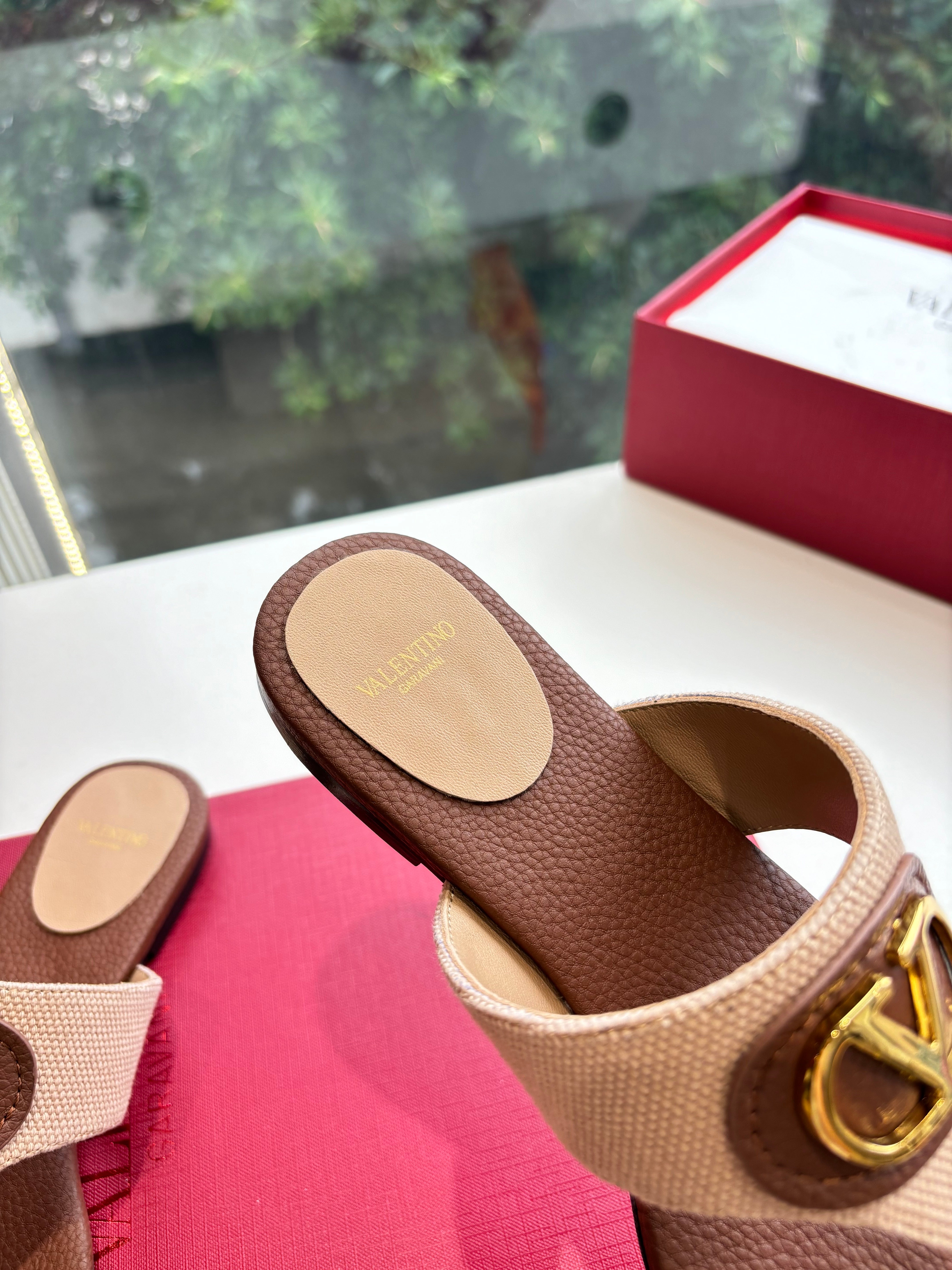 VT 25 Thong Sandals Brown Beige Sheepskin Slide