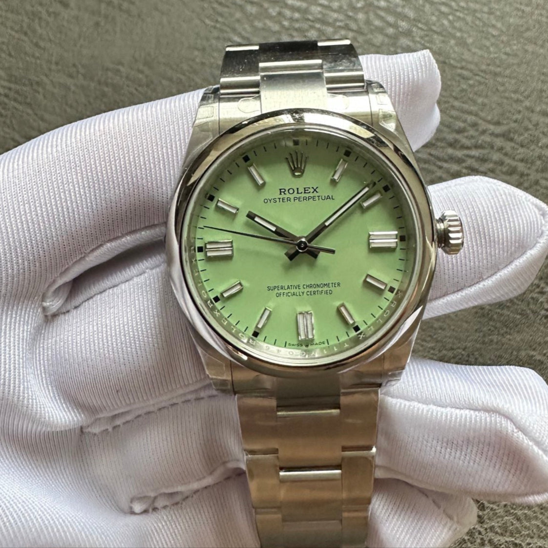 Rolex 25 Oyster Perpetual 41mm Pistachio Green