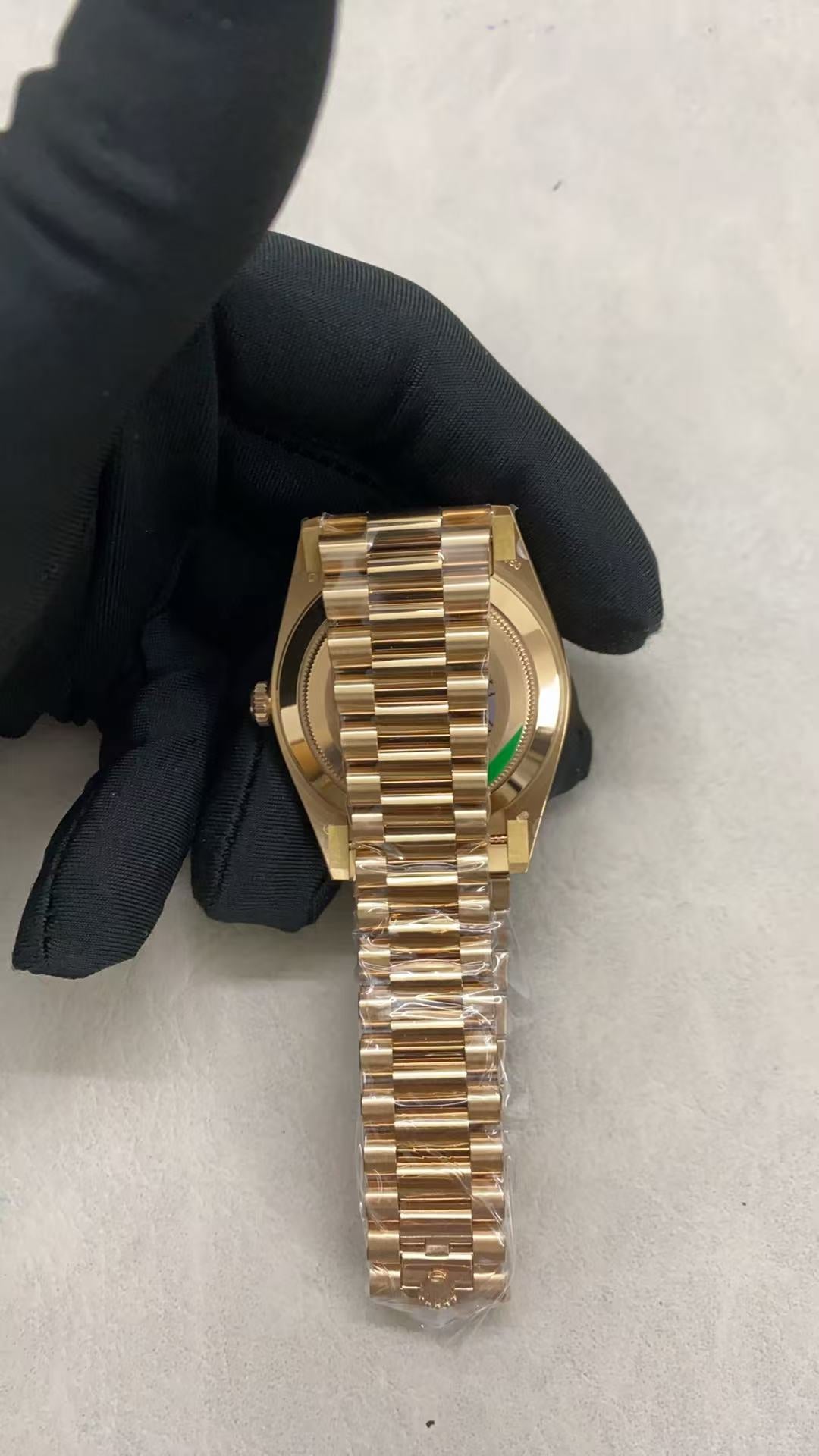 Rolex Day-Date 40mm Mop Dial Gold