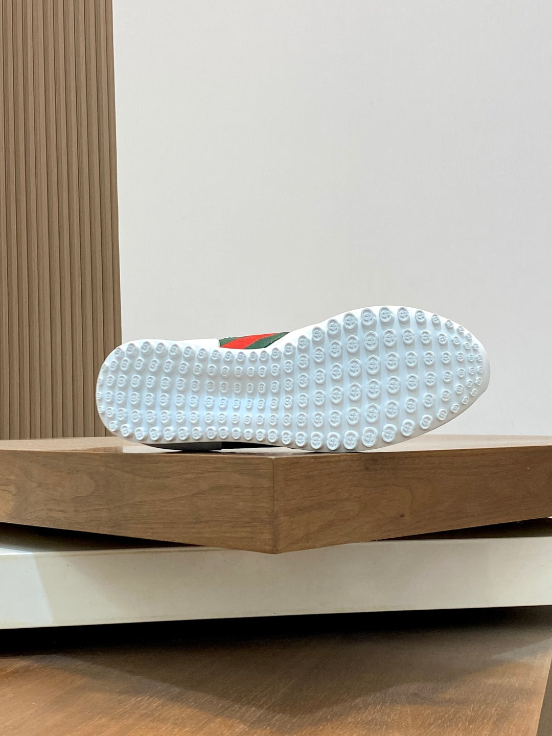 GG Men's Re-Motion Sneaker White Suede Calfskin 719290