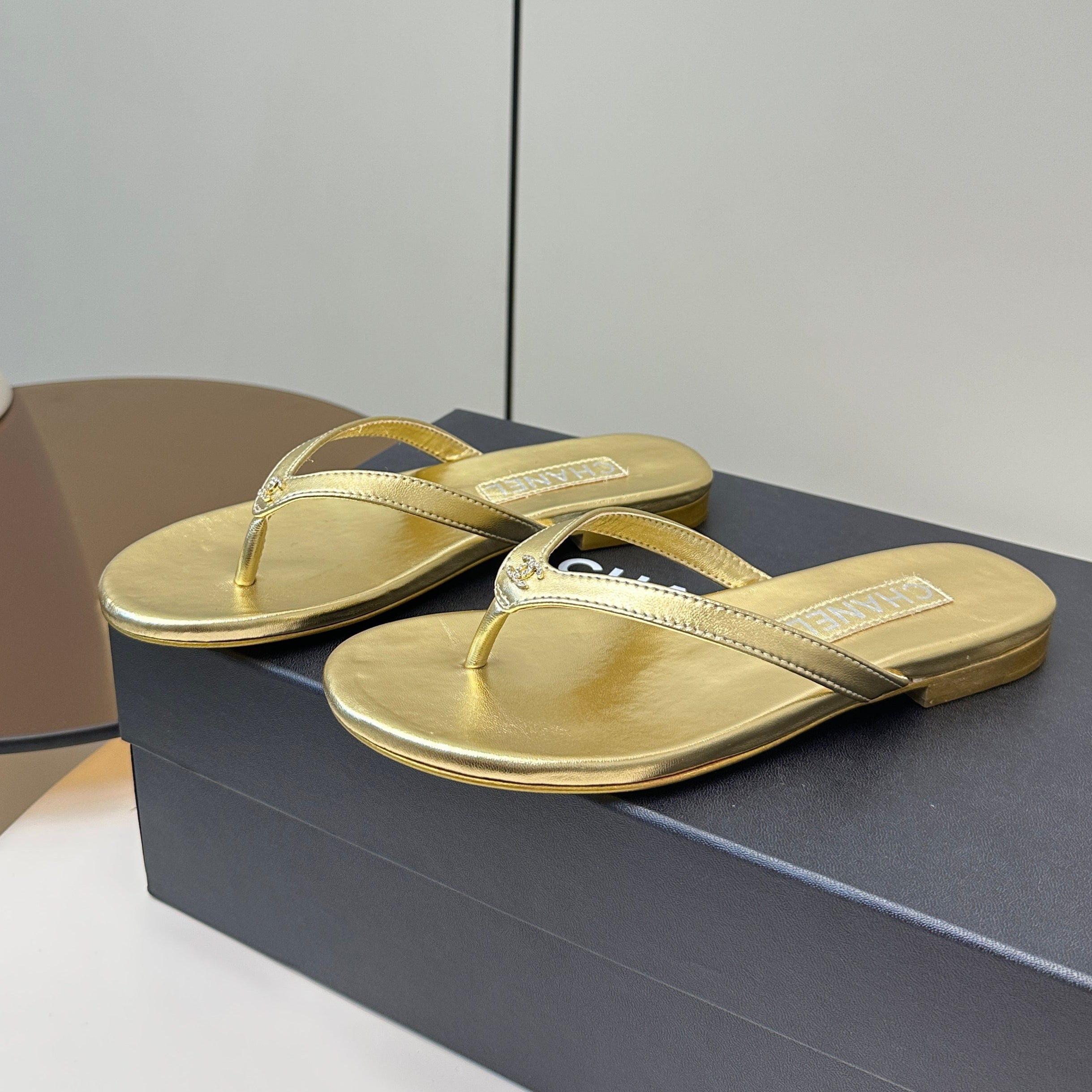 CC 25 Thong Sandal Gold Metalic Silver Diamond Logo