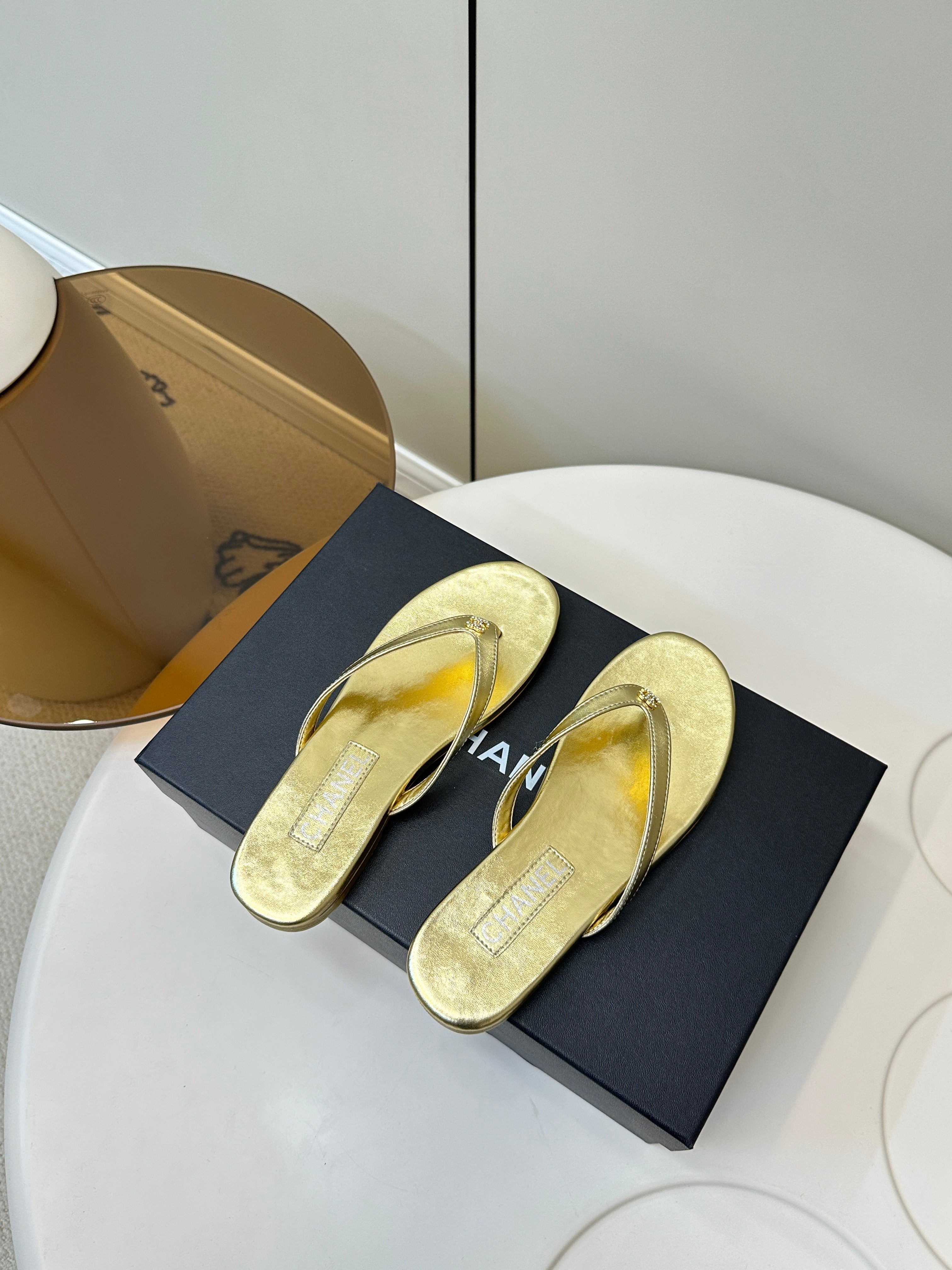 CC 25 Thong Sandal Gold Metalic Silver Diamond Logo