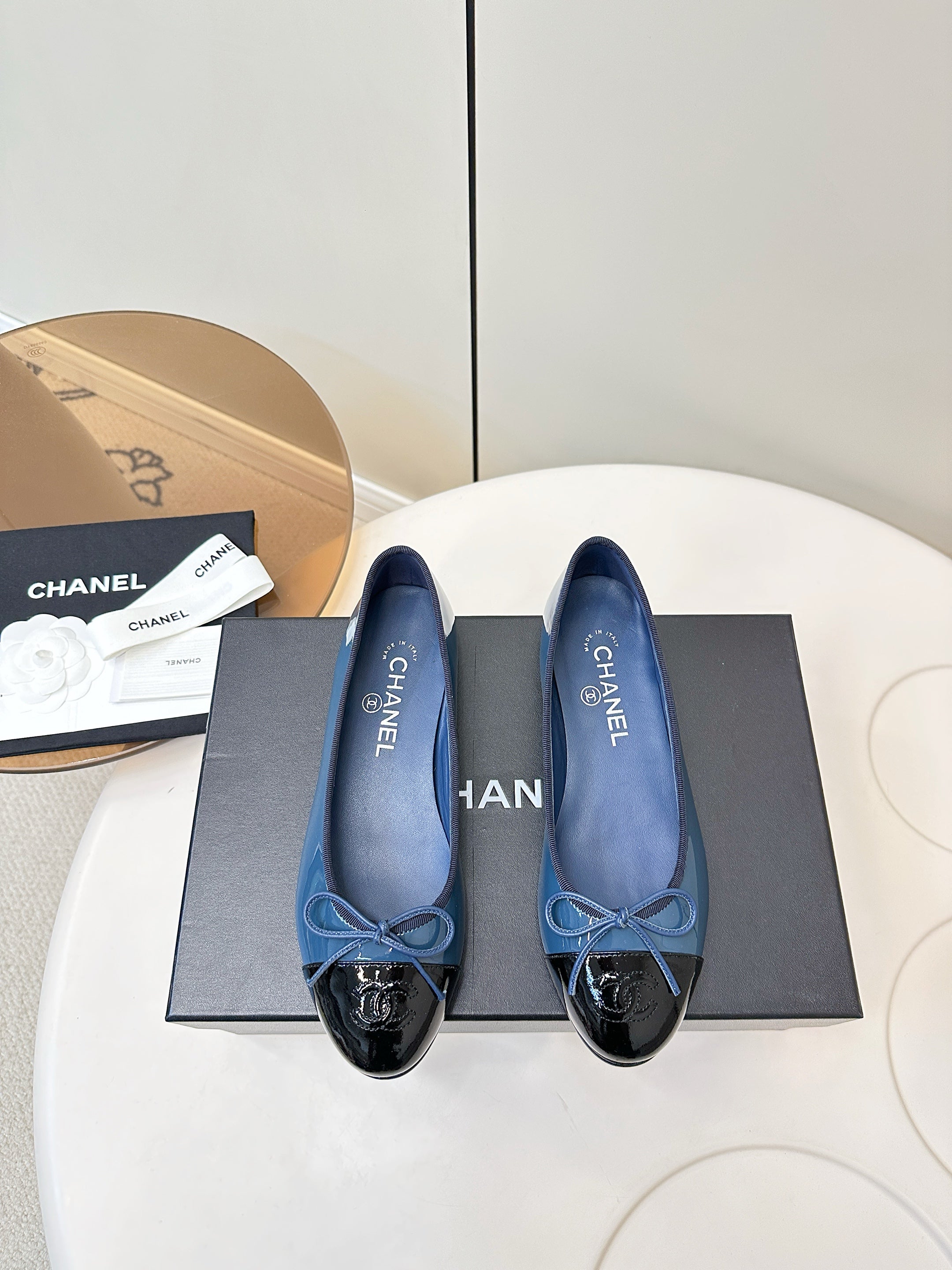 Chanel 25 Ballet Flat Blue Black Patent Leather 469254