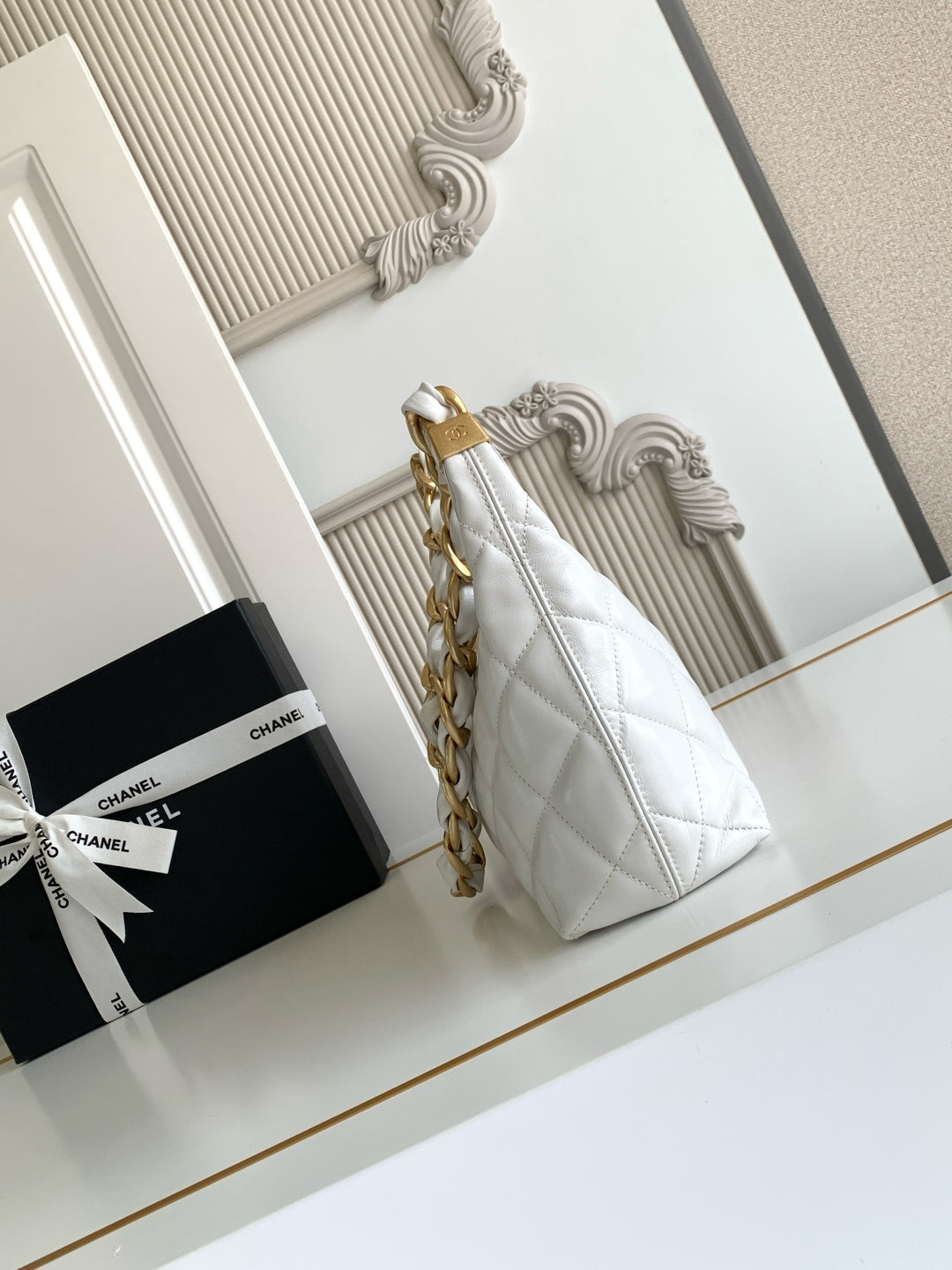 CC Hobo Bag 35 White Lambskin 277764