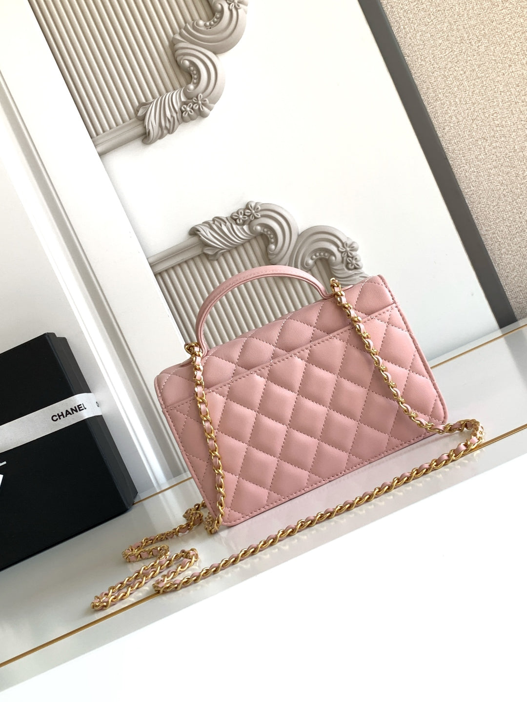 CC Handle Bag 19 Double C Pink Lambskin Gold Hardware