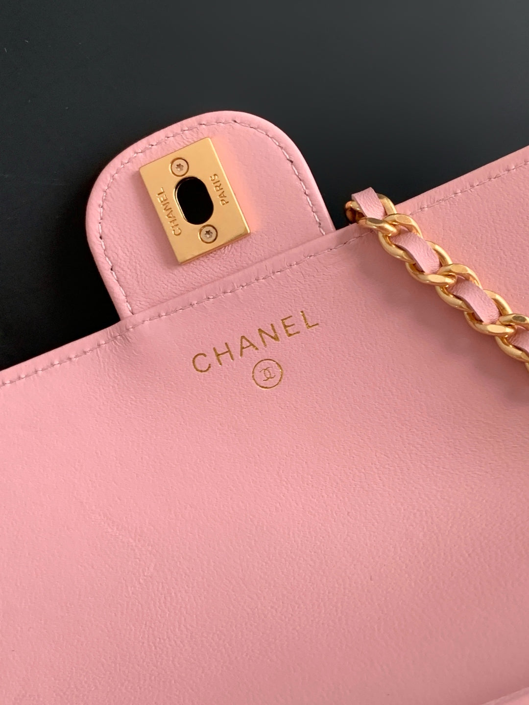CC Handle Bag 19 Double C Pink Lambskin Gold Hardware