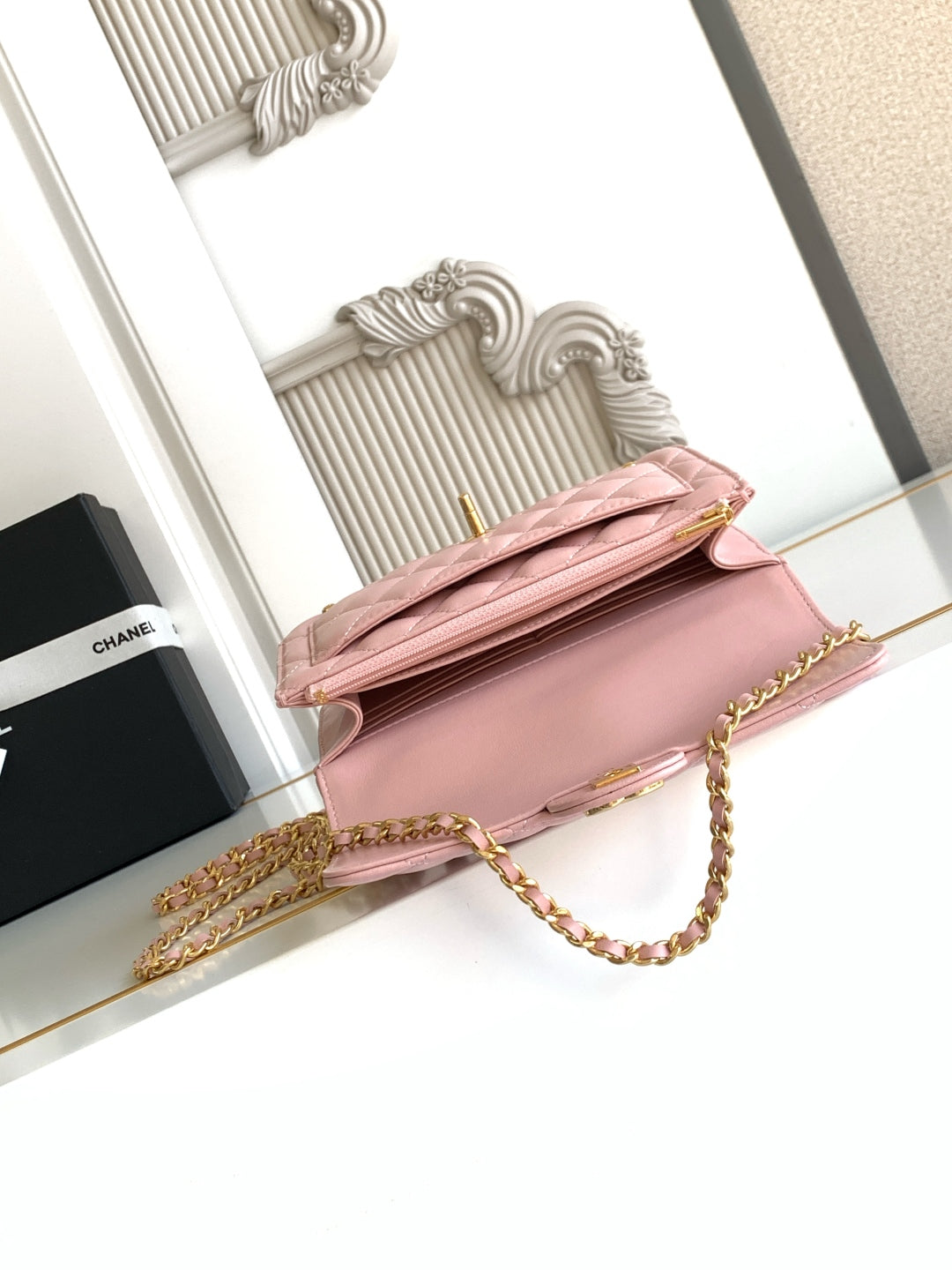 CC Handle Bag 19 Double C Pink Lambskin Gold Hardware