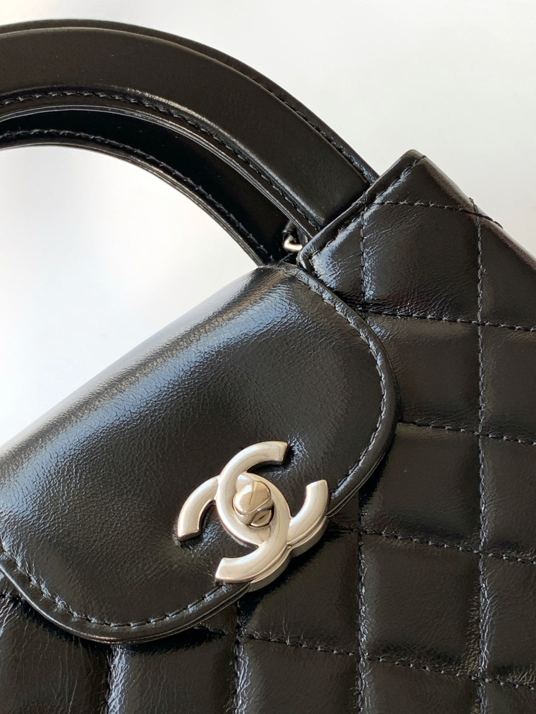 cc 24a nano 19cm kelly shopper bag black lambskin sliver hardware
