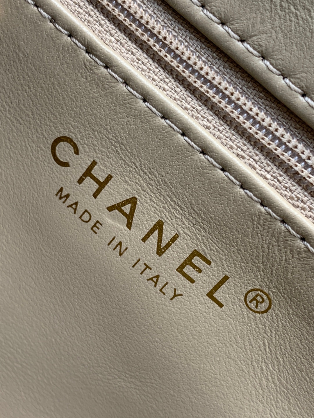 cc 24a nano 19cm kelly shopper bag light beige lambskin