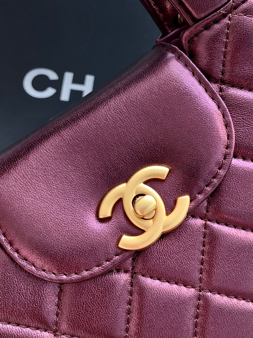 cc 24a nano 19cm kelly shopper bag burgundy metallic lambskin