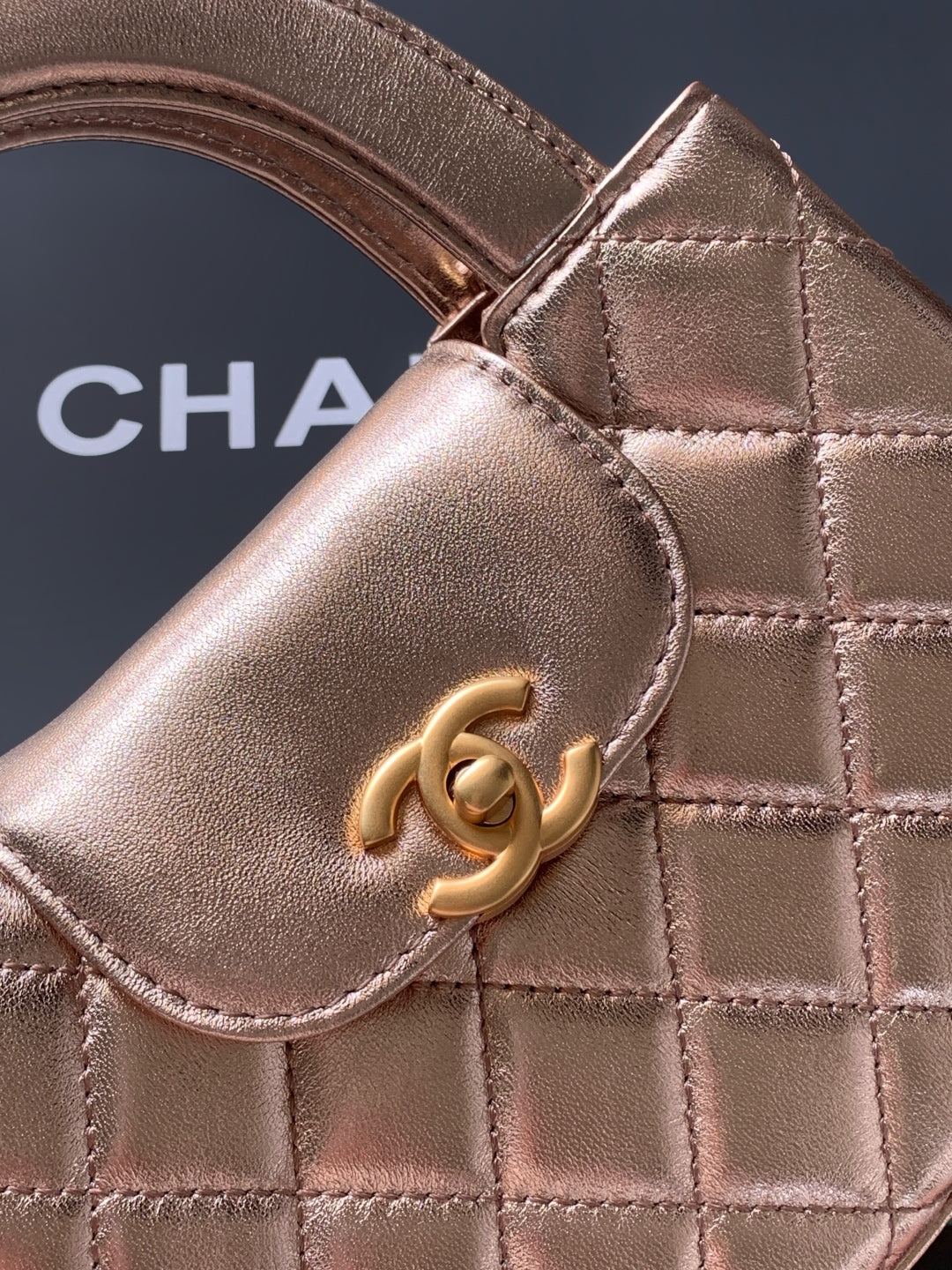 cc 24a nano 19cm kelly shopper bag metallic rose gold lambskin