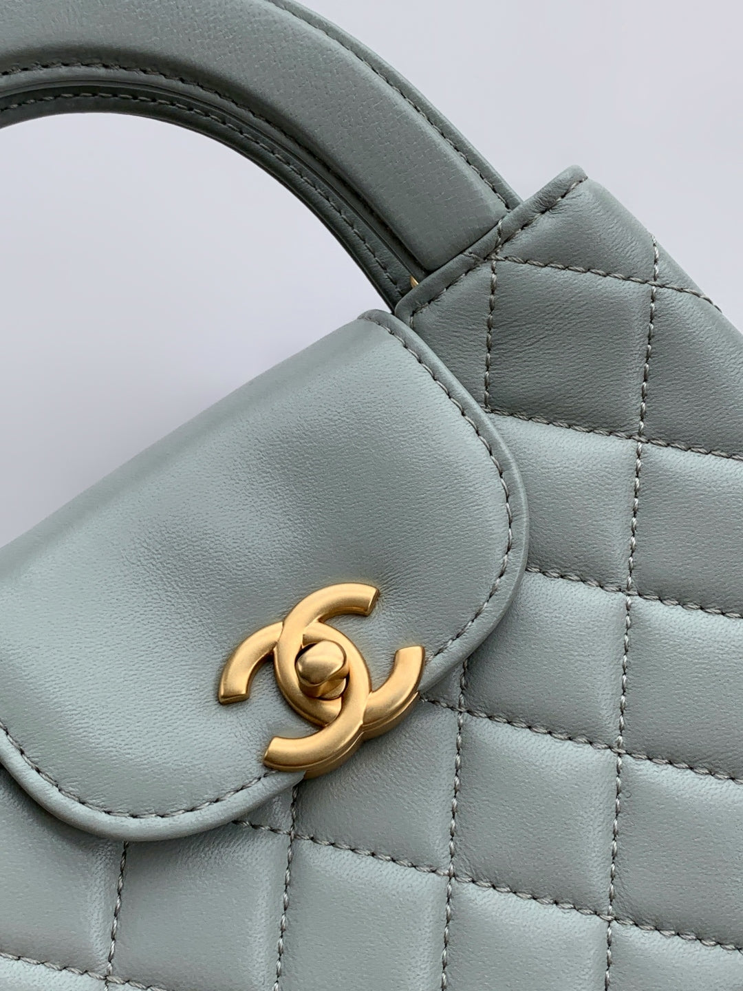 cc 24a nano 19cm kelly shopper bag pastel mint green lambskin