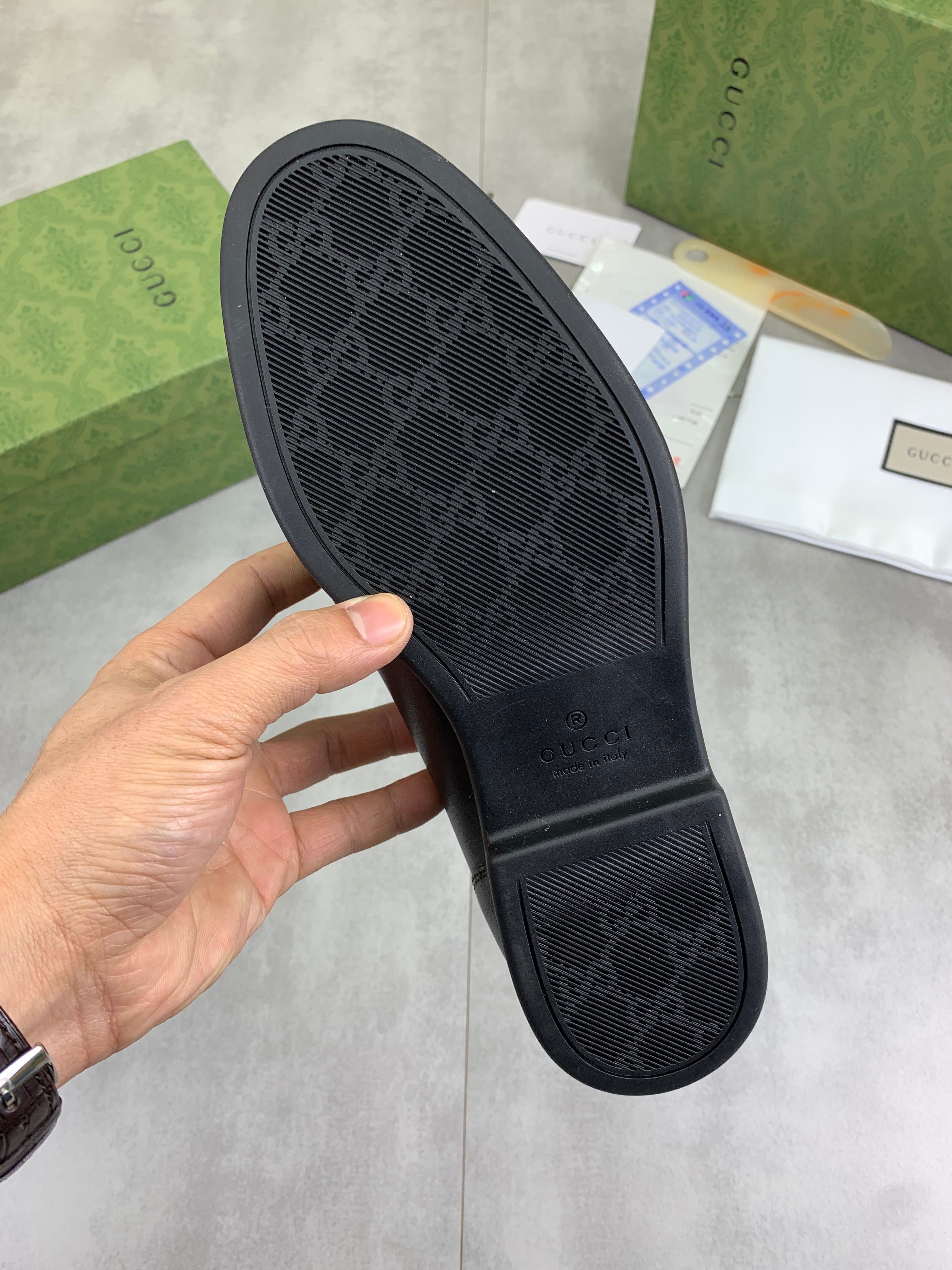 GG Men's Horsebit Loafer Black Silver Cowhide 524769