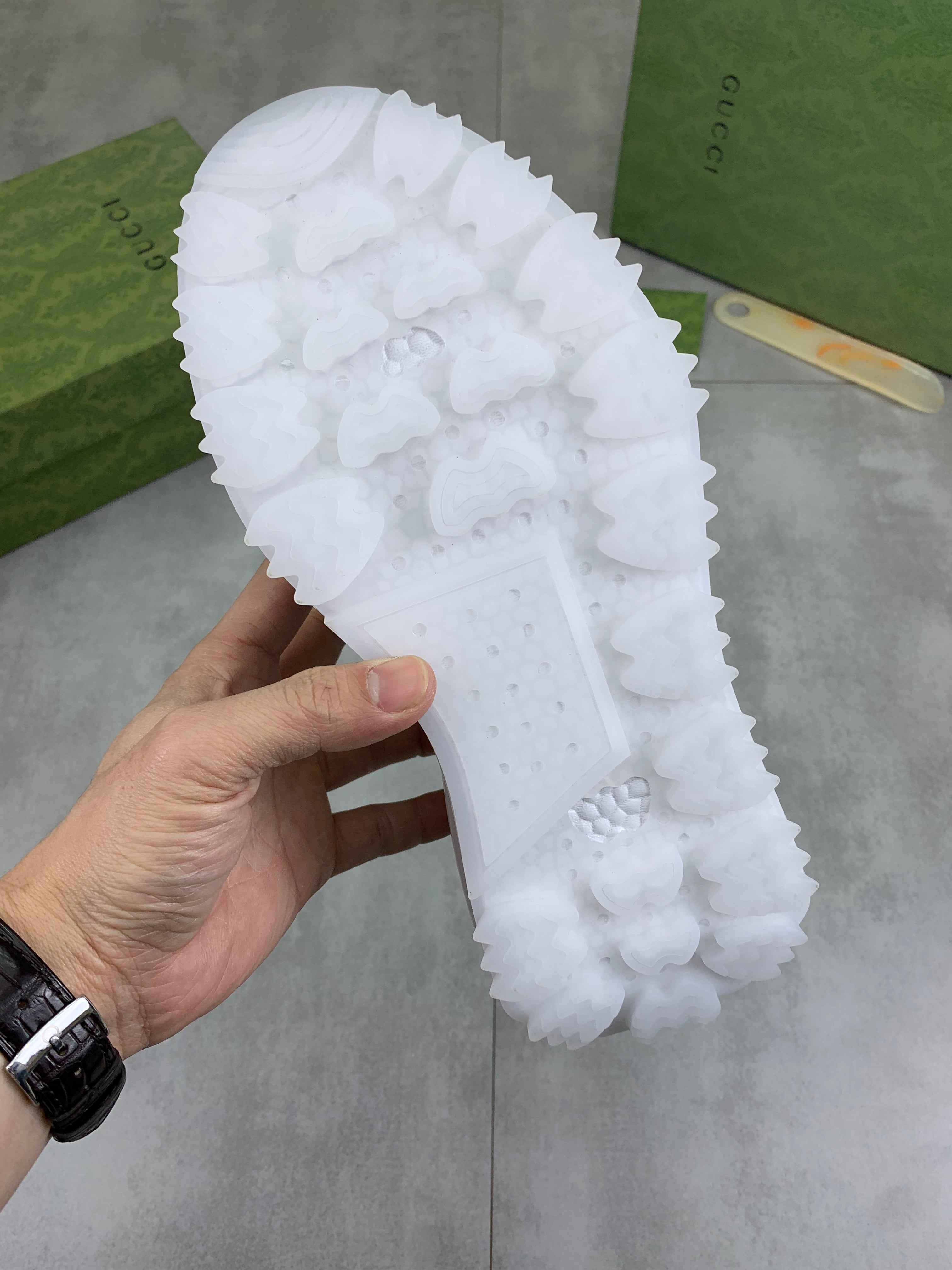 GG Men's Sneaker White Brown Calfskin Canvas 528940