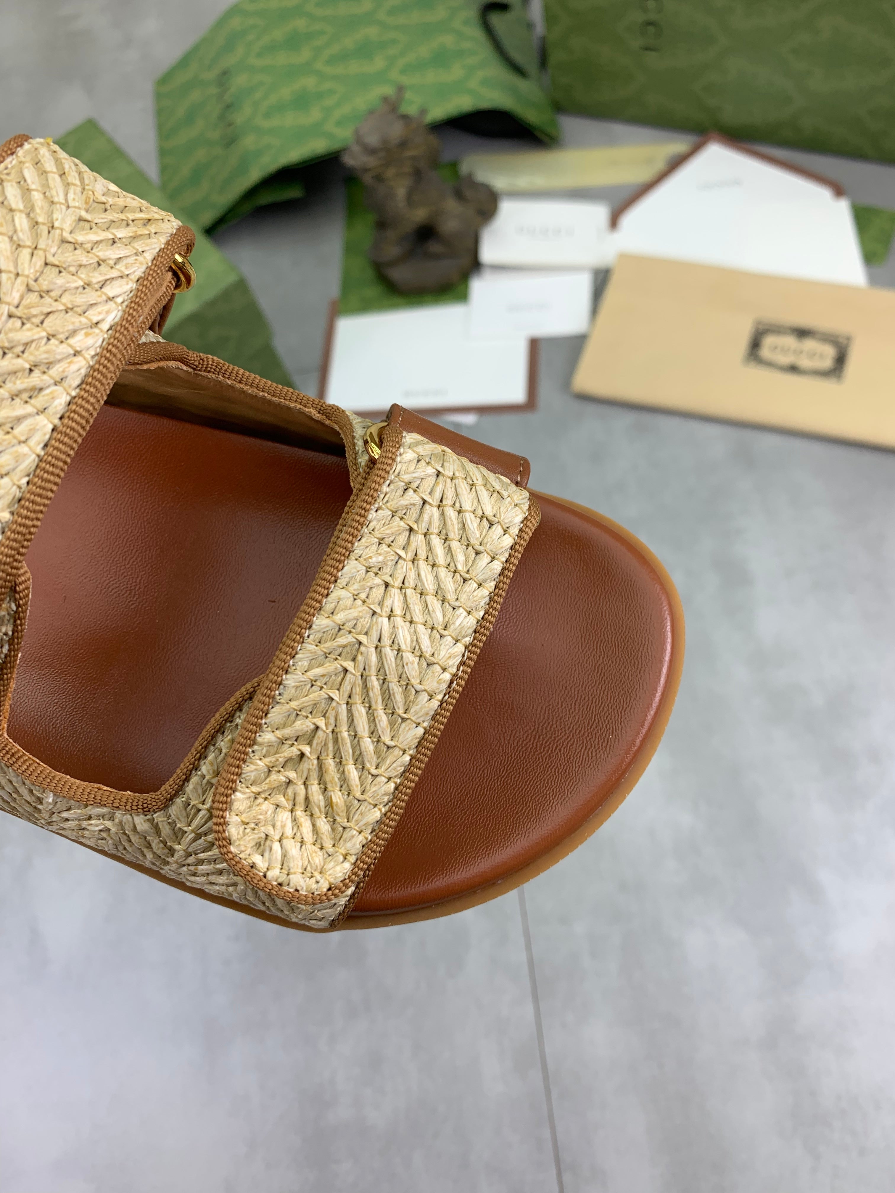 GG Men's 25 Slide Beige Brown Sedge Cowhide 734883