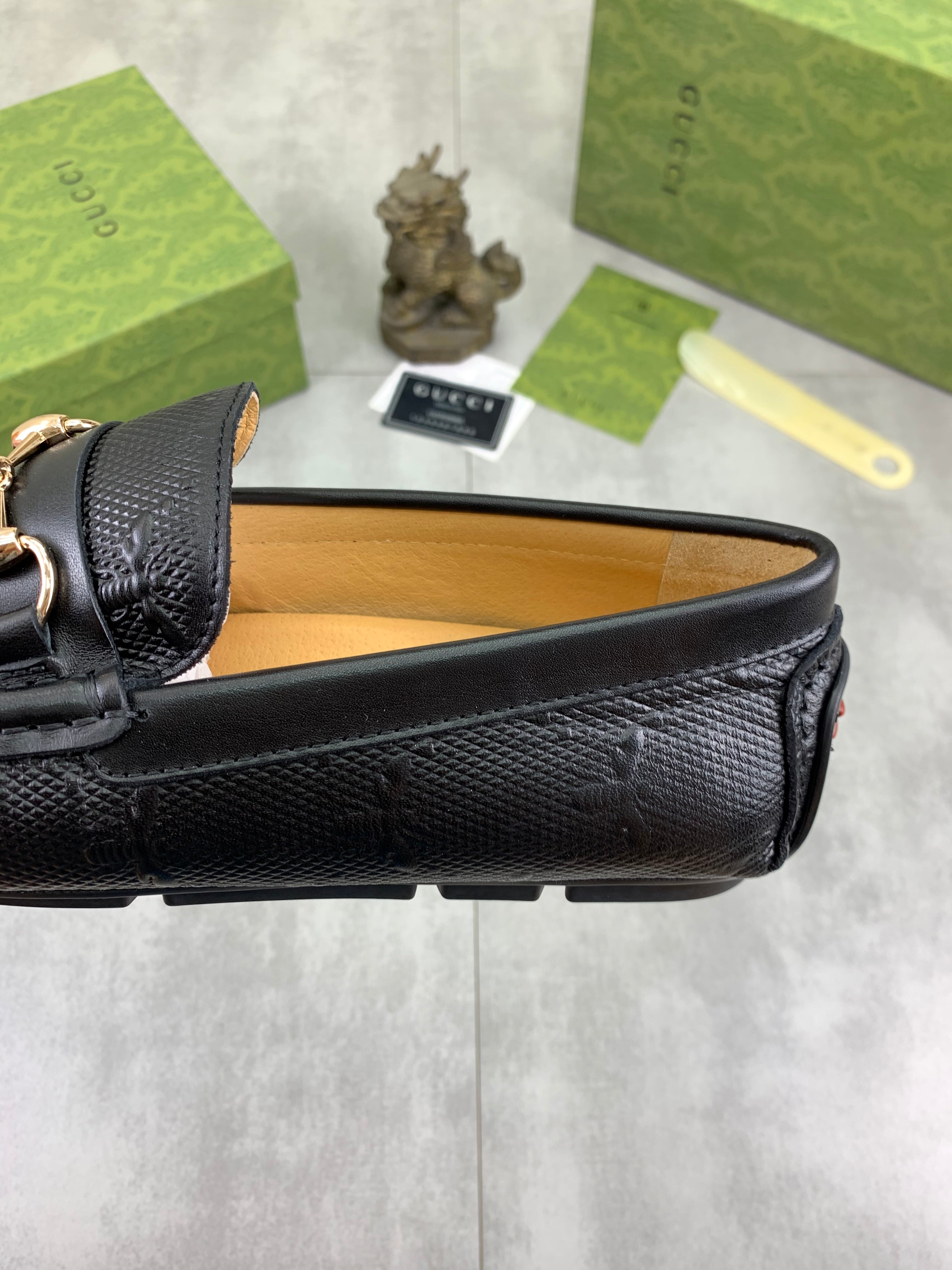 GG Men's Loafer Black Calfskin 737259