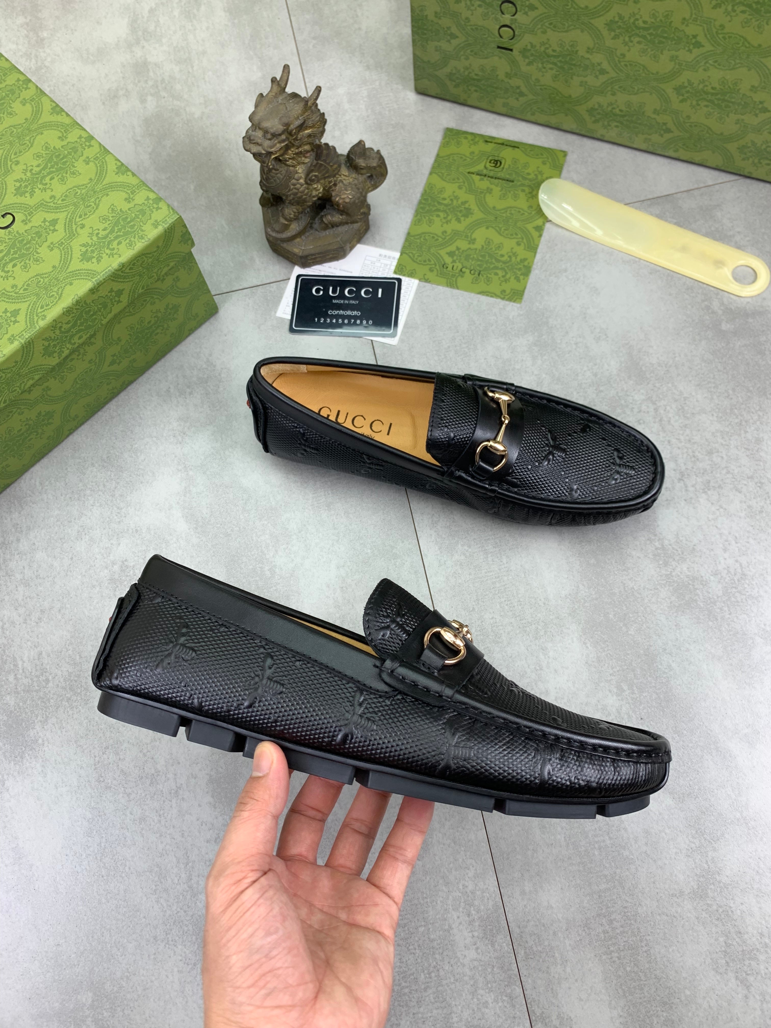 GG Men's Loafer Black Calfskin 737259