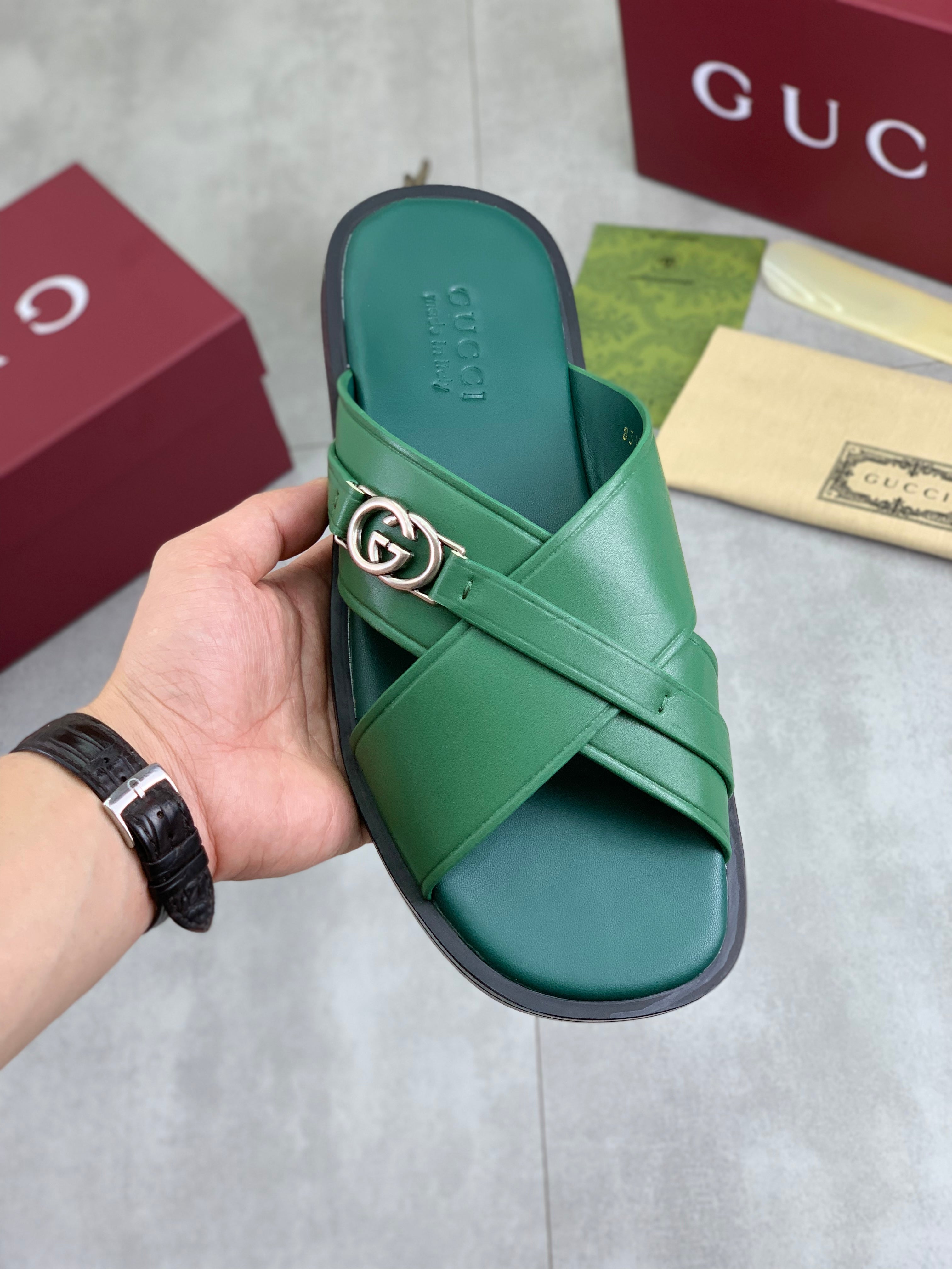 GG Men's 25 Sandals Slide Green Cowhide 738472