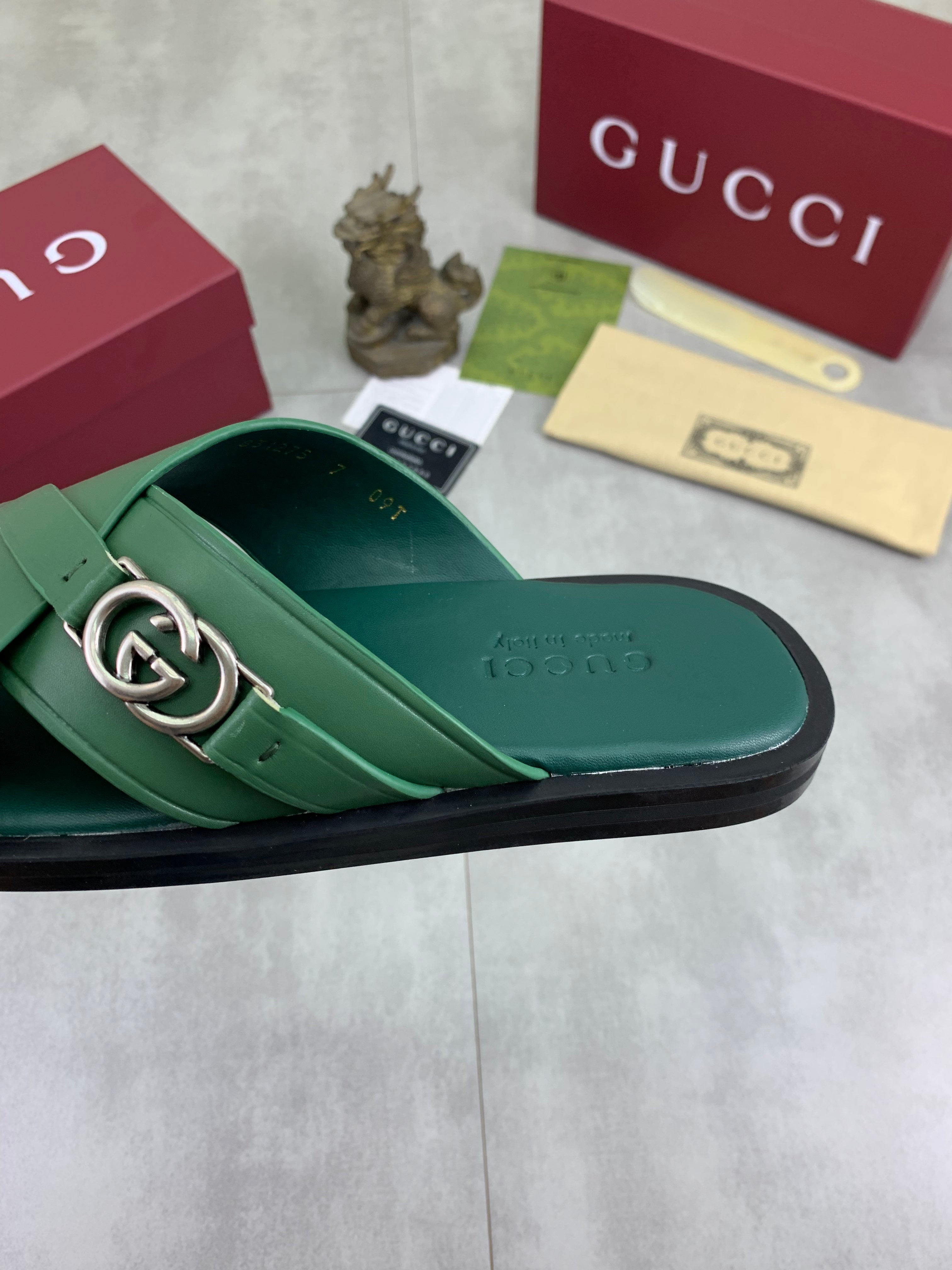 GG Men's 25 Sandals Slide Green Cowhide 738472