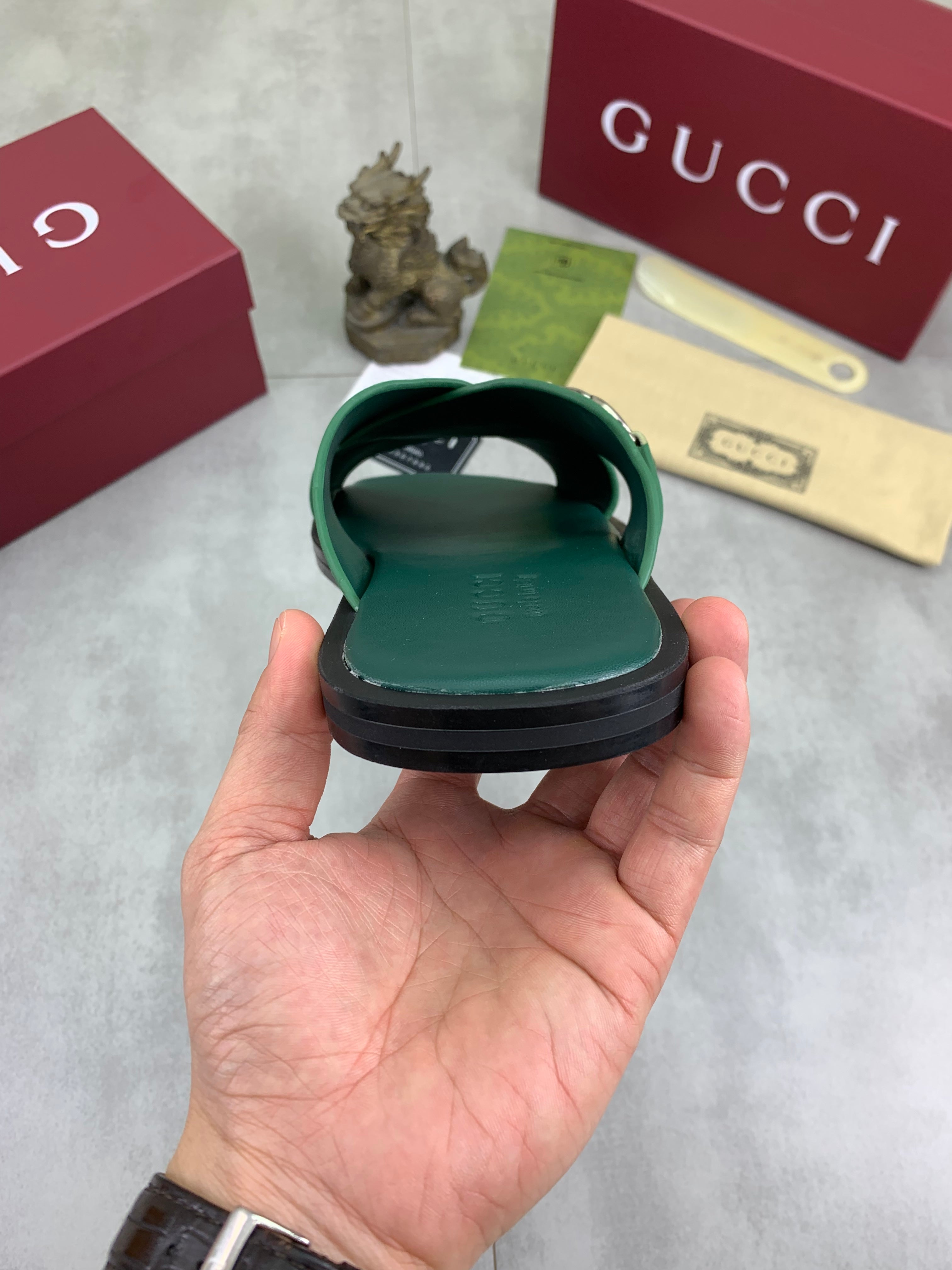 GG Men's 25 Sandals Slide Green Cowhide 738472